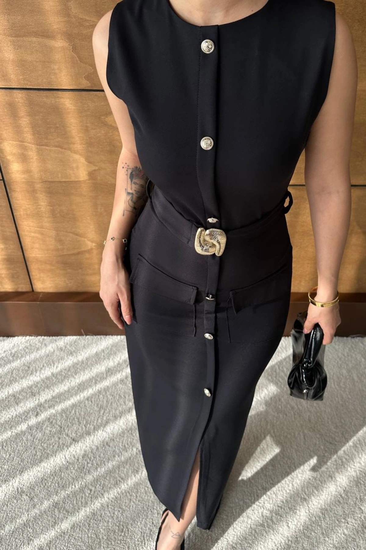 Kadın Siyah Şık Kemer Detaylı Kolsuz Slim Midi Boy elbise