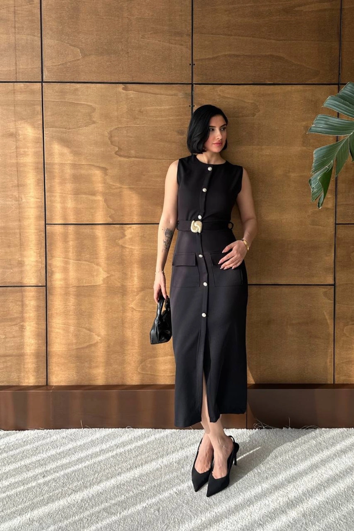 Kadın Siyah Şık Kemer Detaylı Kolsuz Slim Midi Boy elbise