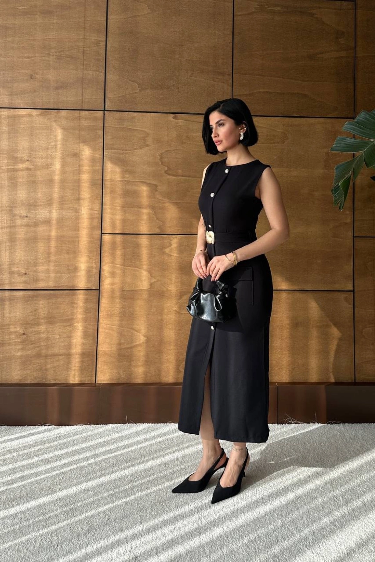 Kadın Siyah Şık Kemer Detaylı Kolsuz Slim Midi Boy elbise