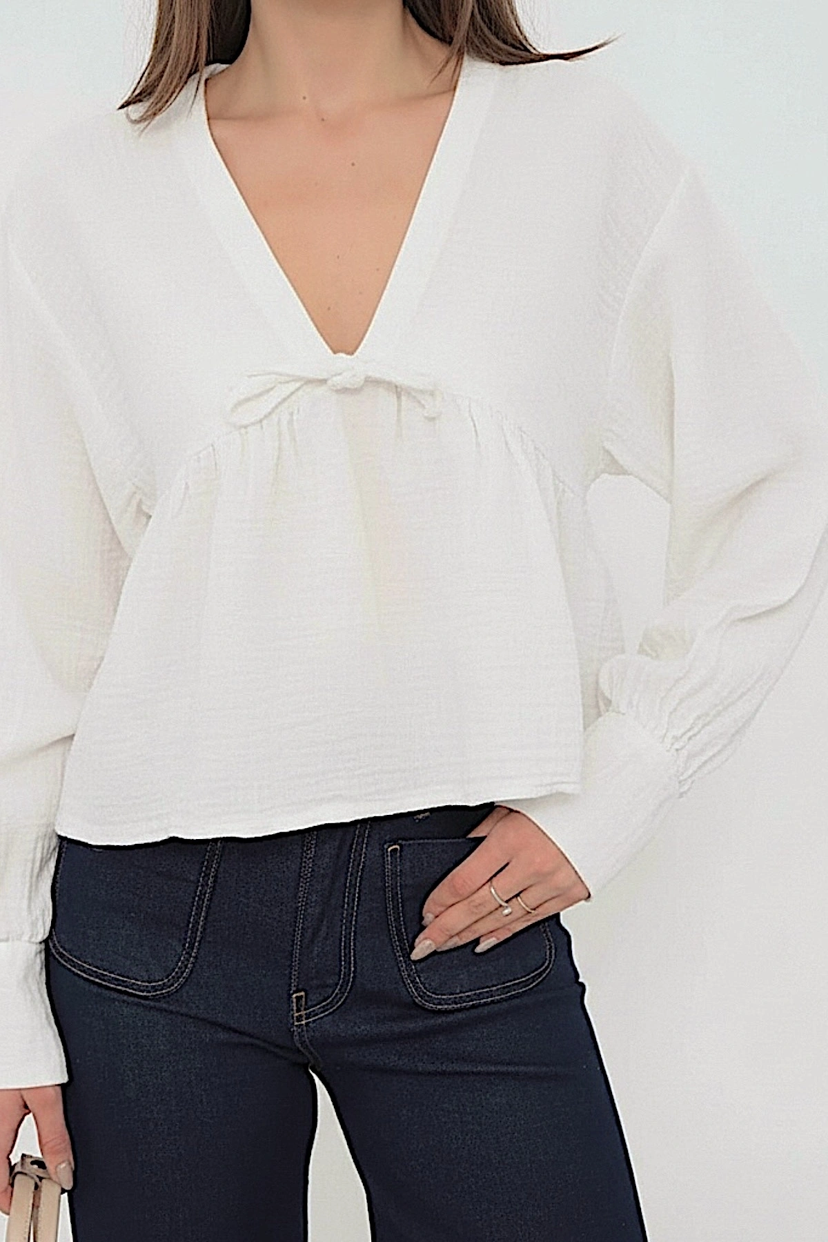 Kadın EKRU V Yaka Önü Bağcıklı Salaş Uzun Kollu Müslin Bluz