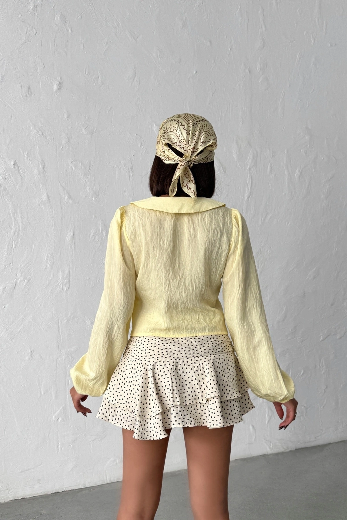 Kadın Yaz Sarısı Bağlamalı Önü Açık Büyük Yaka Balon Kol Mevsimlik Yazlık Gömlek Bluz