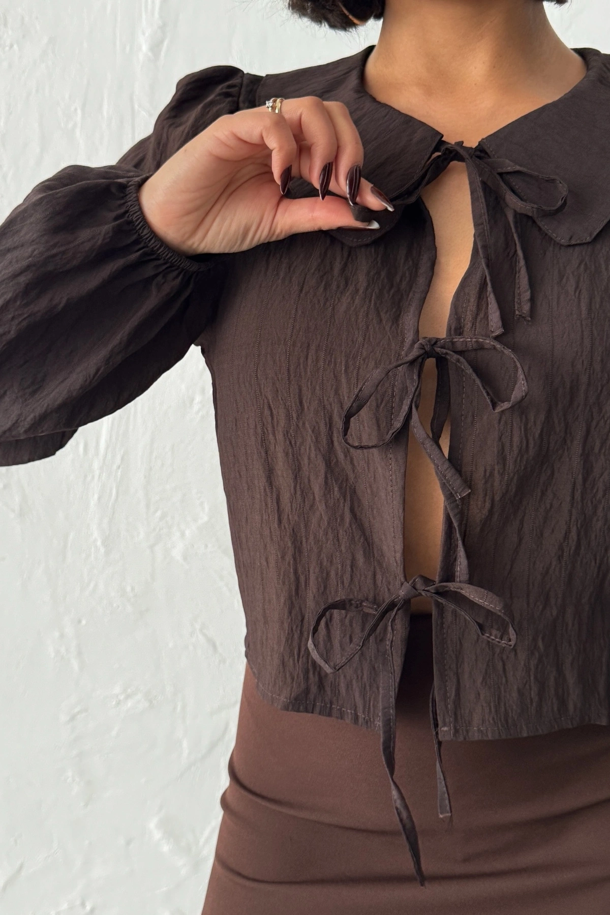 Kadın Acı Kahverengi Bağlamalı Önü Açık Büyük Yaka Balon Kol Mevsimlik Yazlık Gömlek Bluz