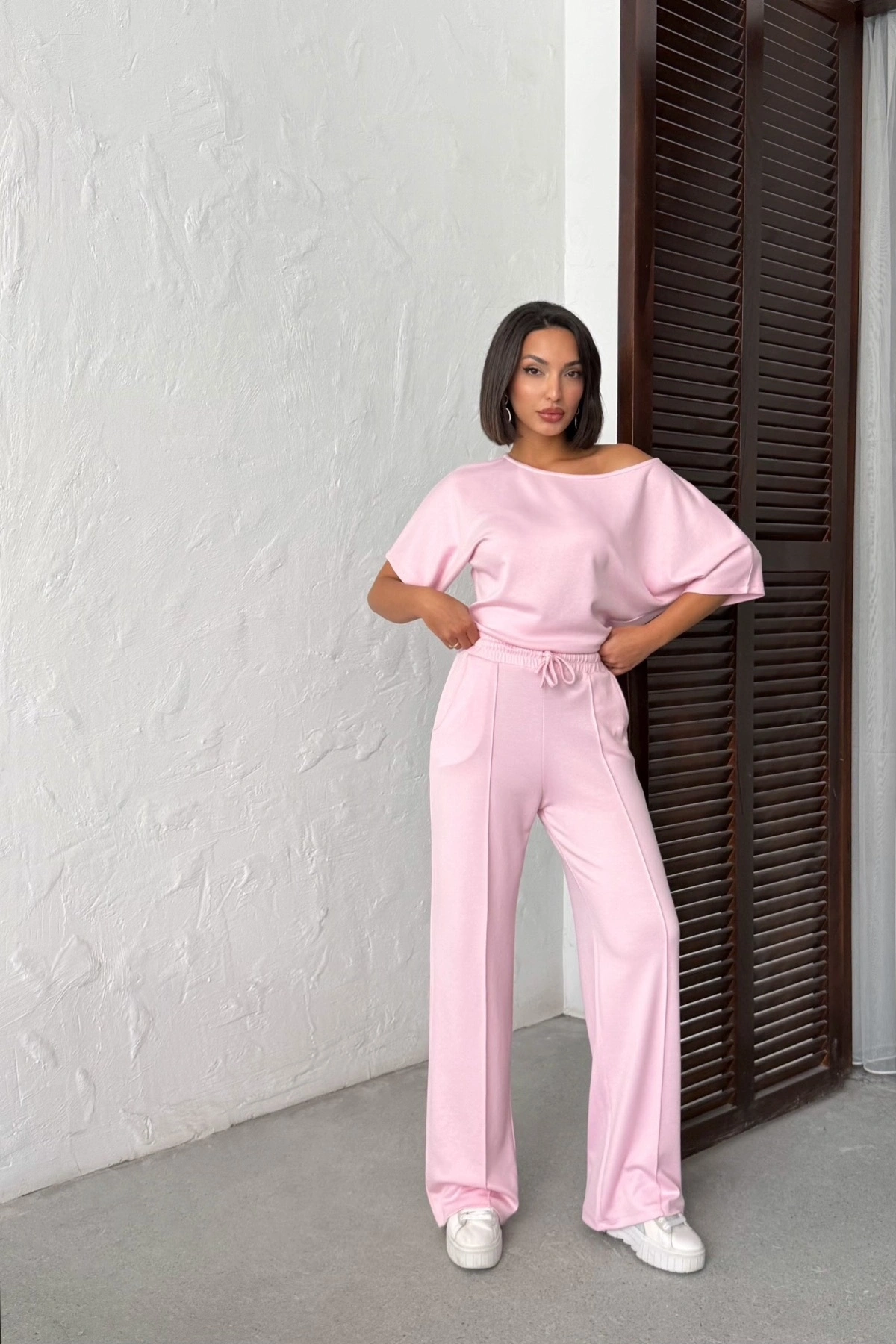 Kadın Şeker Pembe Yumuşacık Yarasa Kol Bluzlu Beli Bağcıklı Geniş Paça İkili Takım