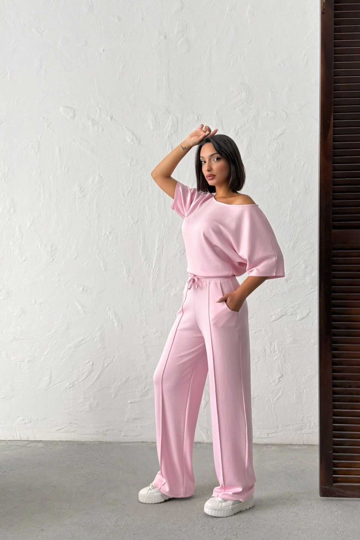 Kadın Şeker Pembe Yumuşacık Yarasa Kol Bluzlu Beli Bağcıklı Geniş Paça İkili Takım