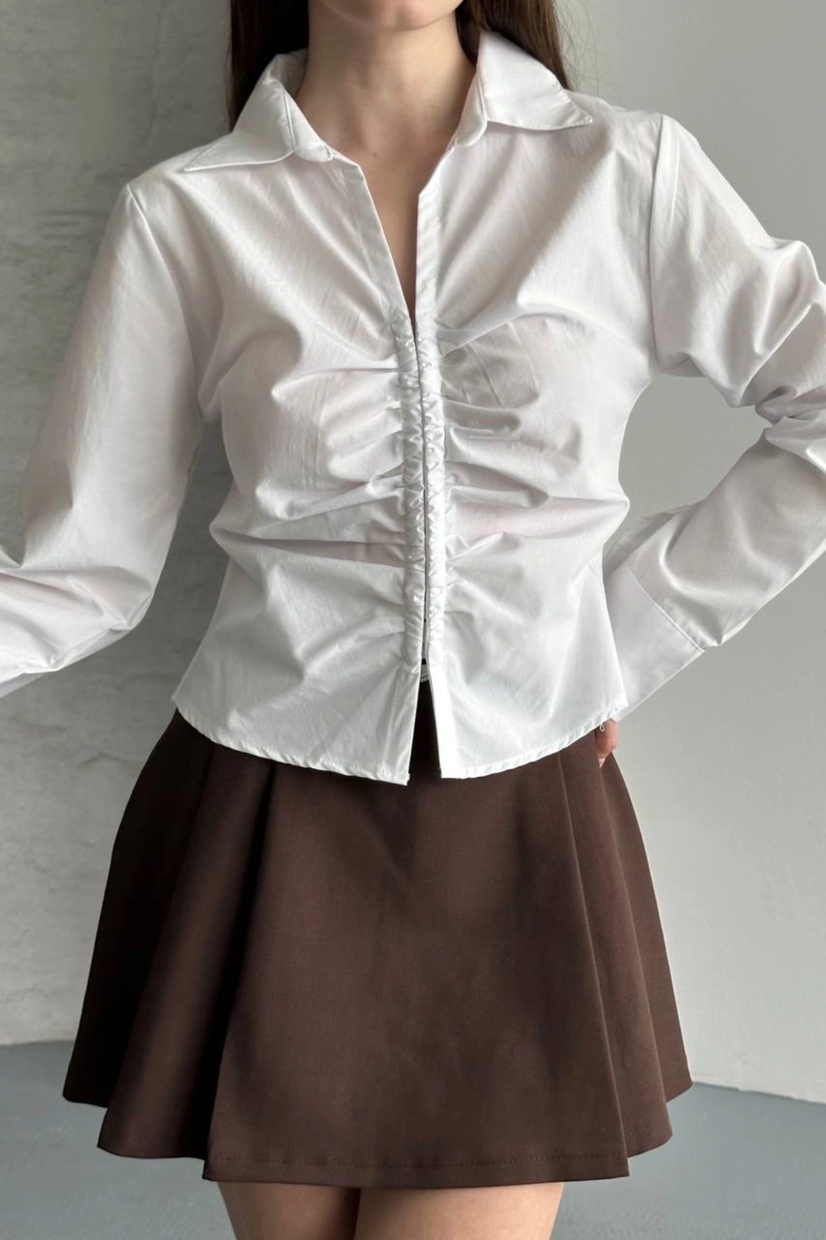 Kadın Beyaz Önü Büzgülü Bel Oturtmalı Uzun Kollu Şık Gömlek