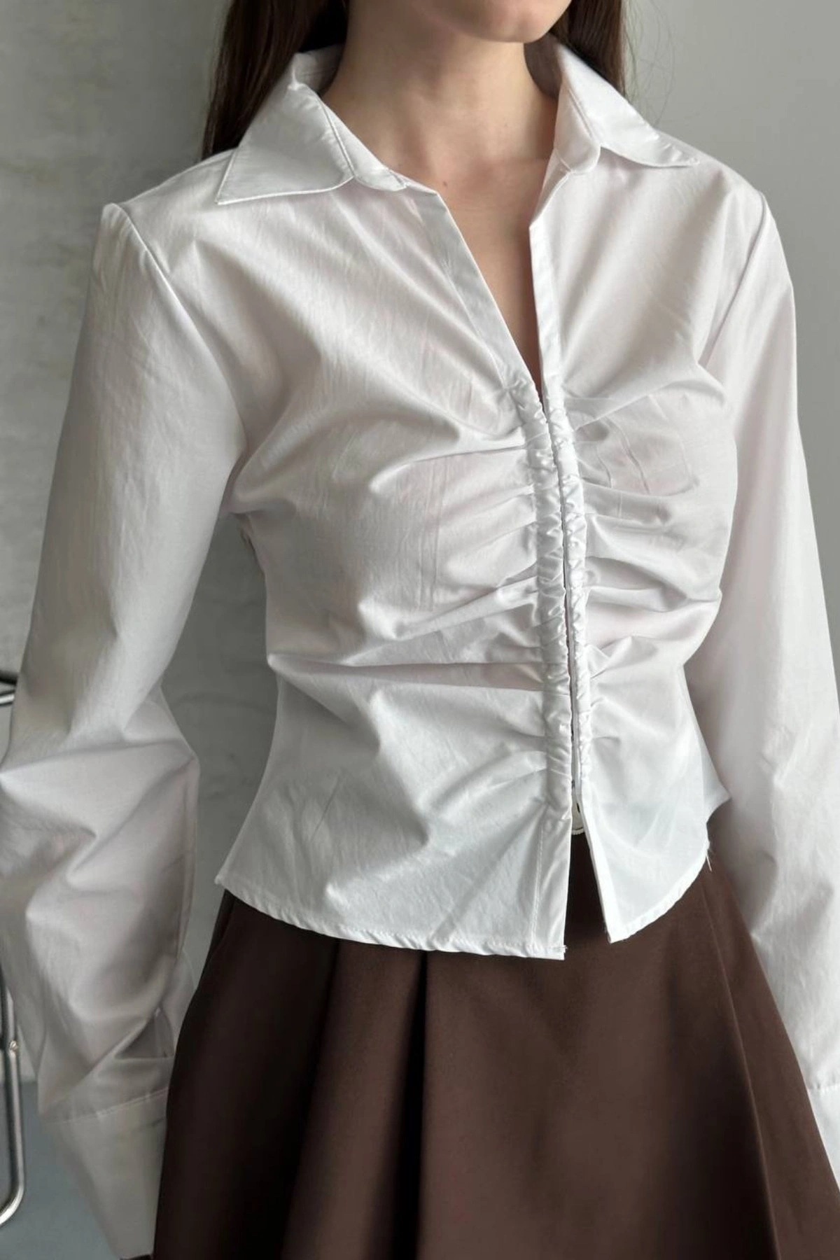 Kadın Beyaz Önü Büzgülü Bel Oturtmalı Uzun Kollu Şık Gömlek