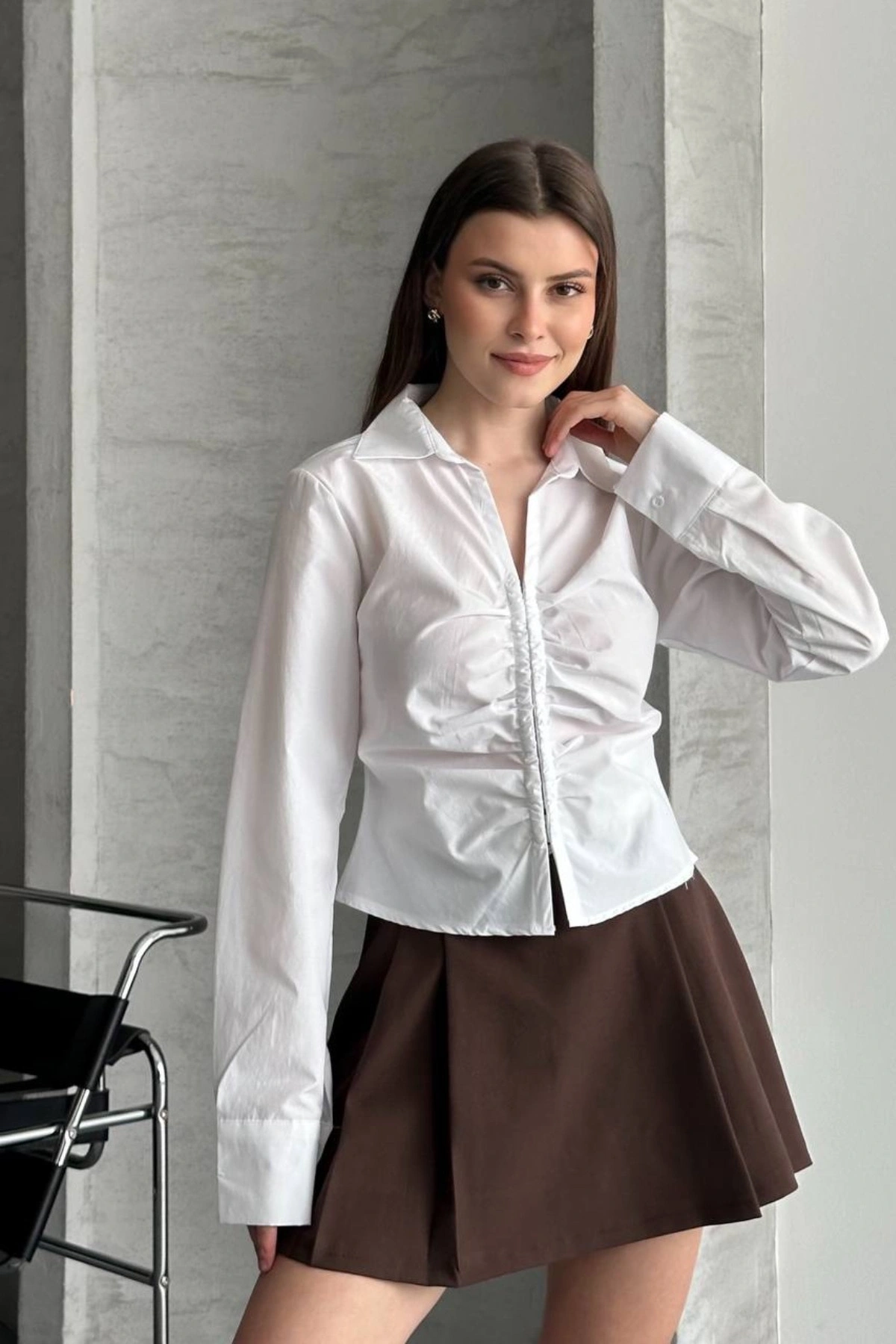 Kadın Beyaz Önü Büzgülü Bel Oturtmalı Uzun Kollu Şık Gömlek