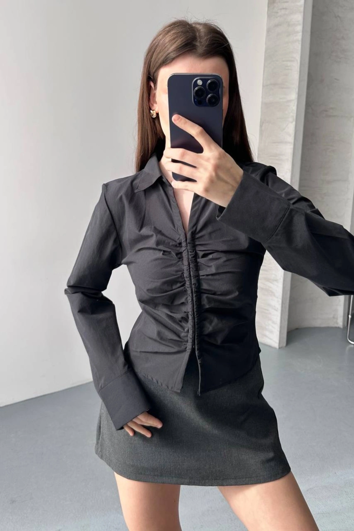 Kadın Siyah Önü Büzgülü Bel Oturtmalı Uzun Kollu Şık Gömlek