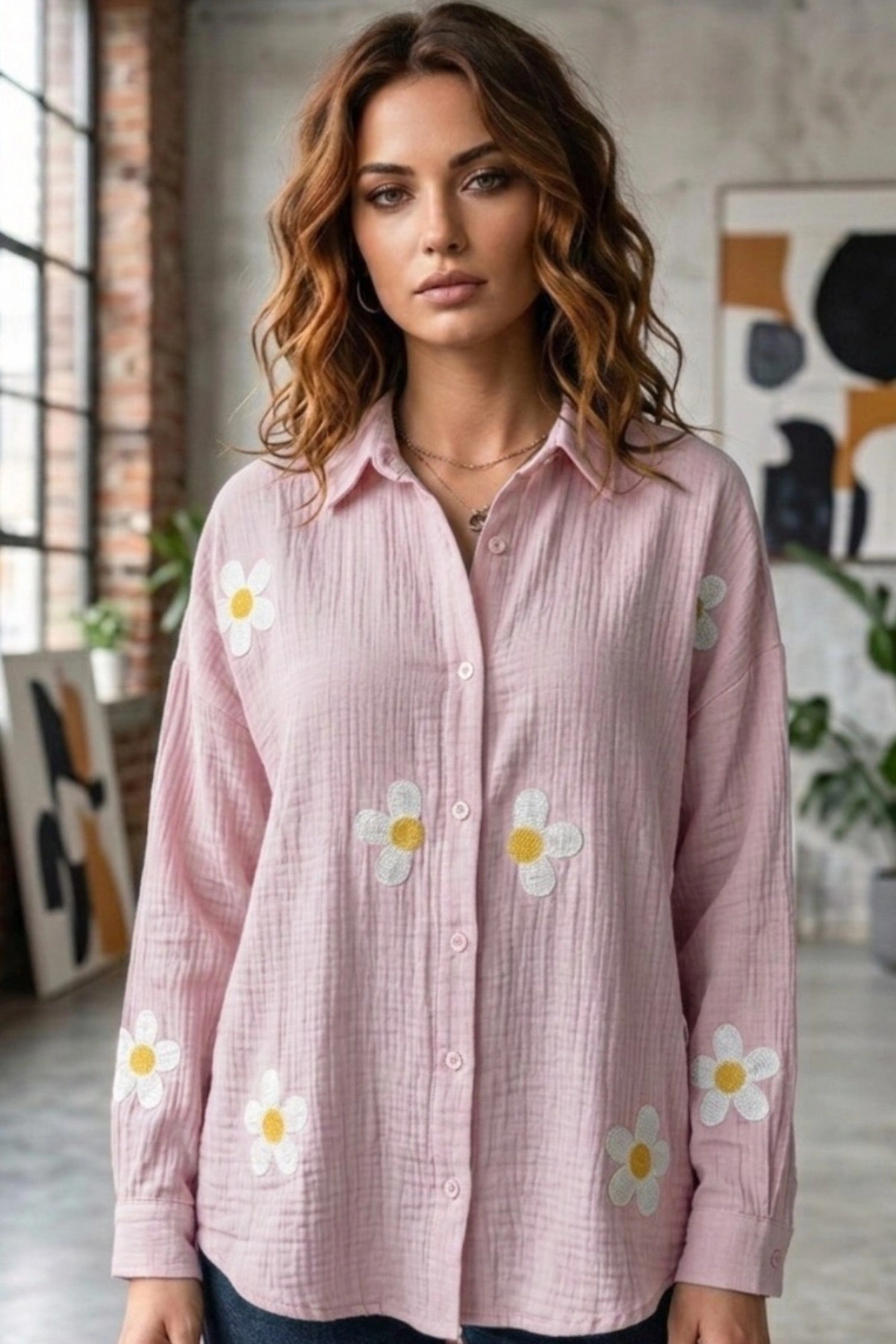 Kadın Pembe Papatya Desenli Müslin Kumaş Uzun Kollu Oversize Gömlek