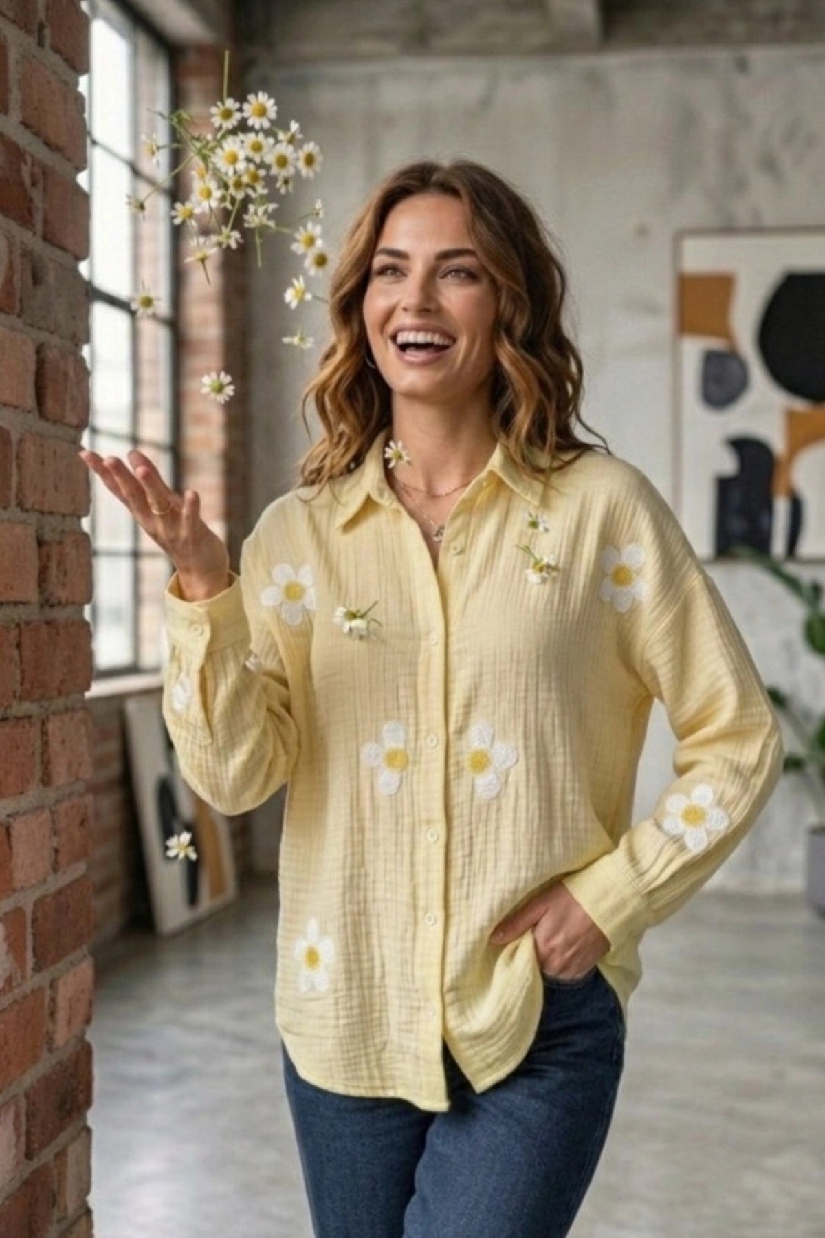 Kadın Yaz Sarısı Papatya Desenli Müslin Kumaş uzun Kollu Oversize Gömlek