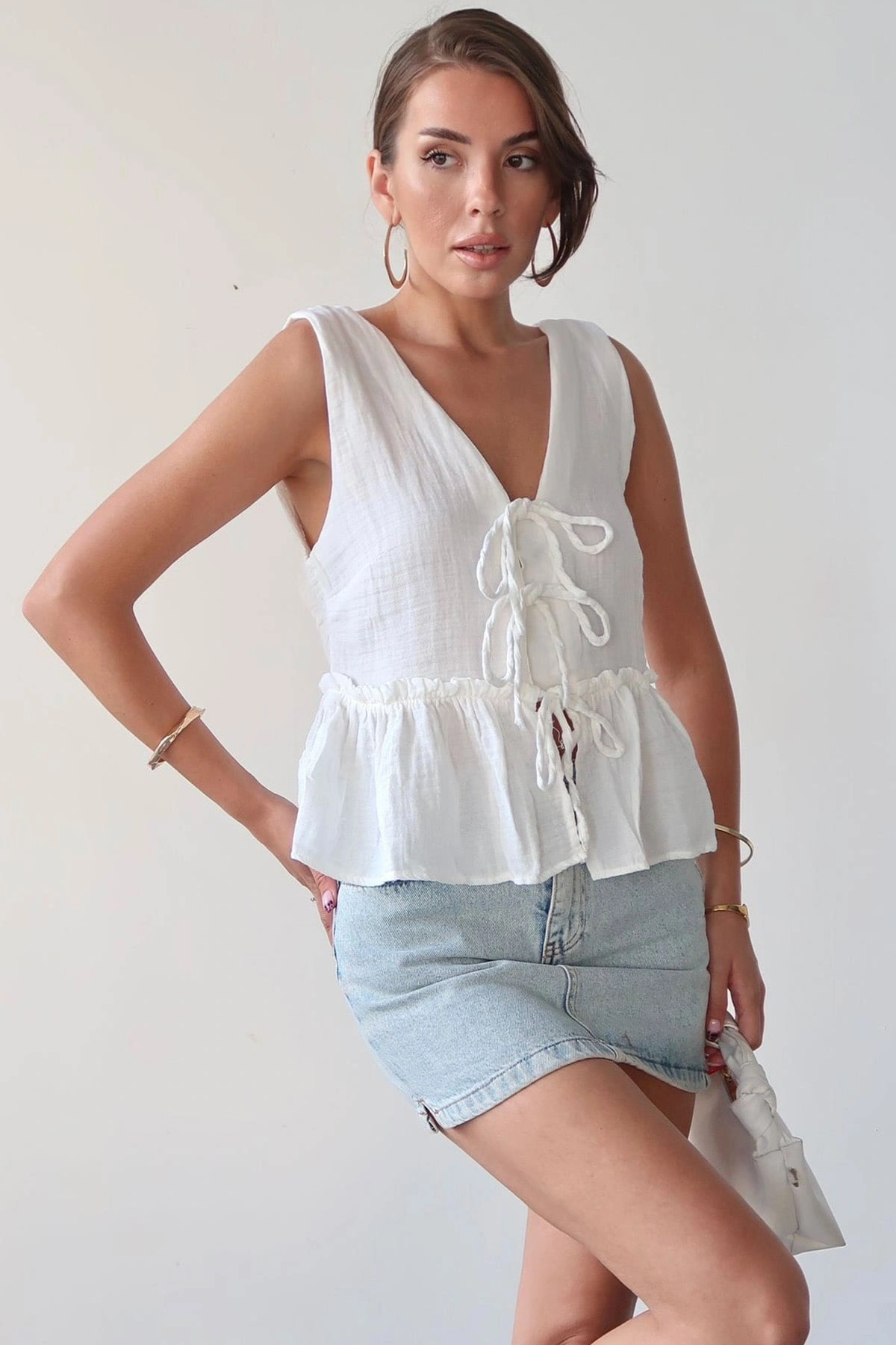 Kadın Beyaz Önü Bağcıklı Müslin Bluz