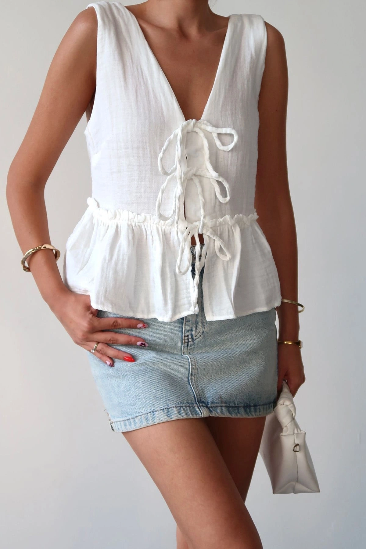 Kadın Beyaz Önü Bağcıklı Müslin Bluz