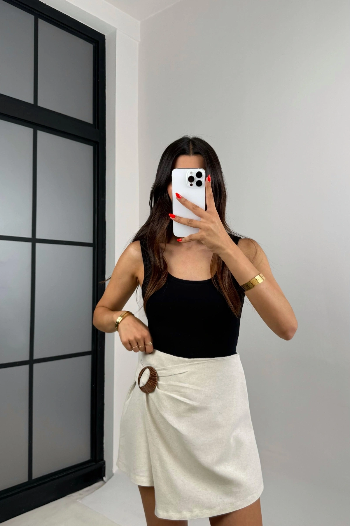 Kadın Şık Toka Detaylı Keten Şort Etek