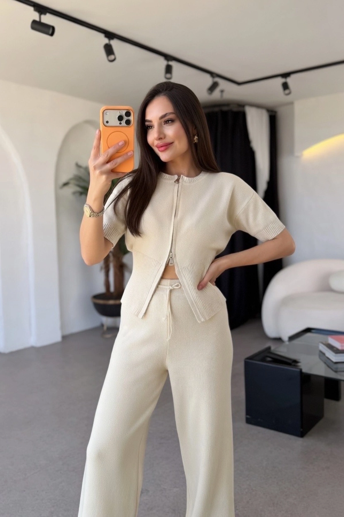 Kadın Krem Yarım Fermuarlı Crop Üst Geniş Paça Pantolon İkili Takım