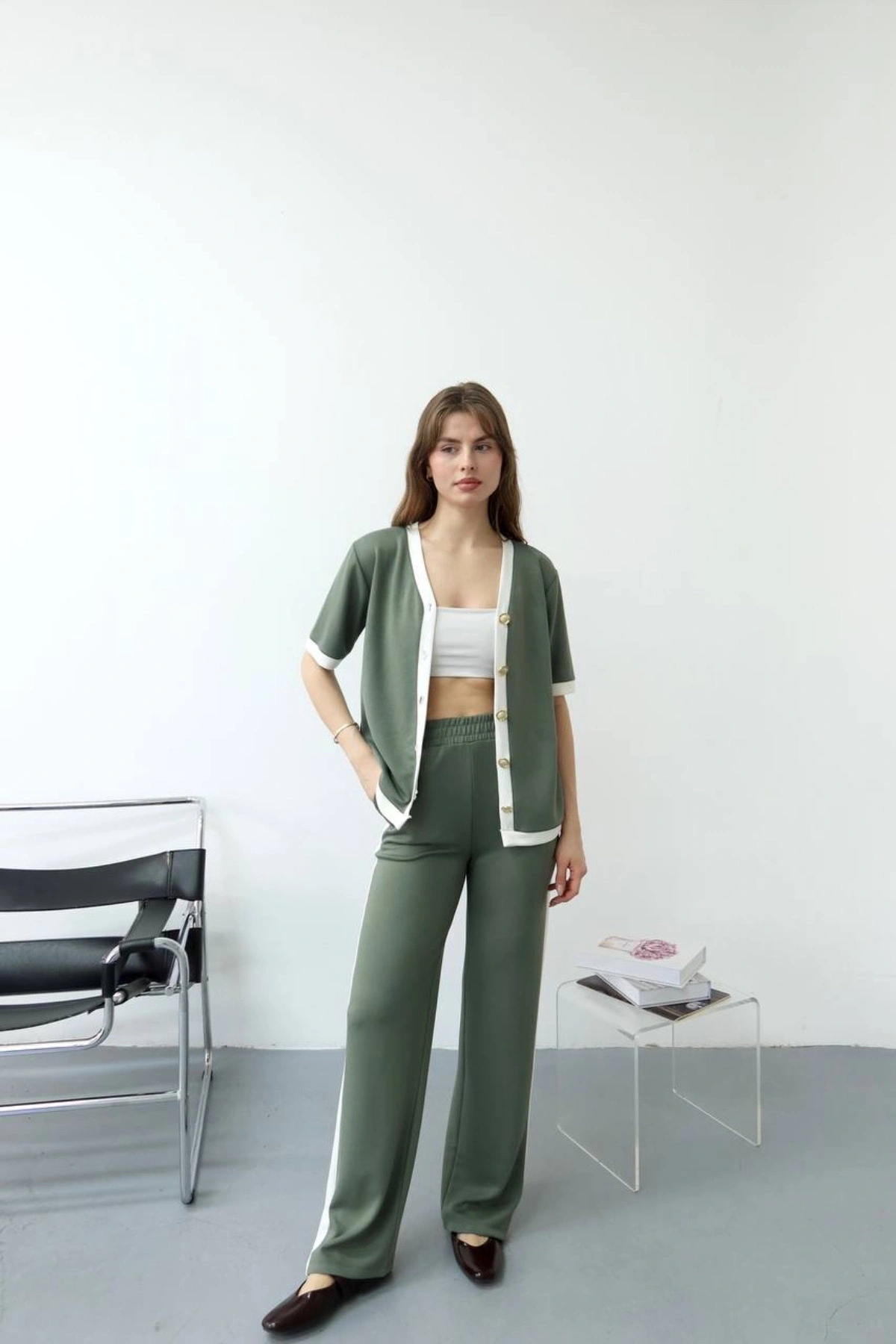 Kadın Yeşil Şerit Detaylı Rahat Kesim Geniş Paça Pantolon Hırka İkili Takım
