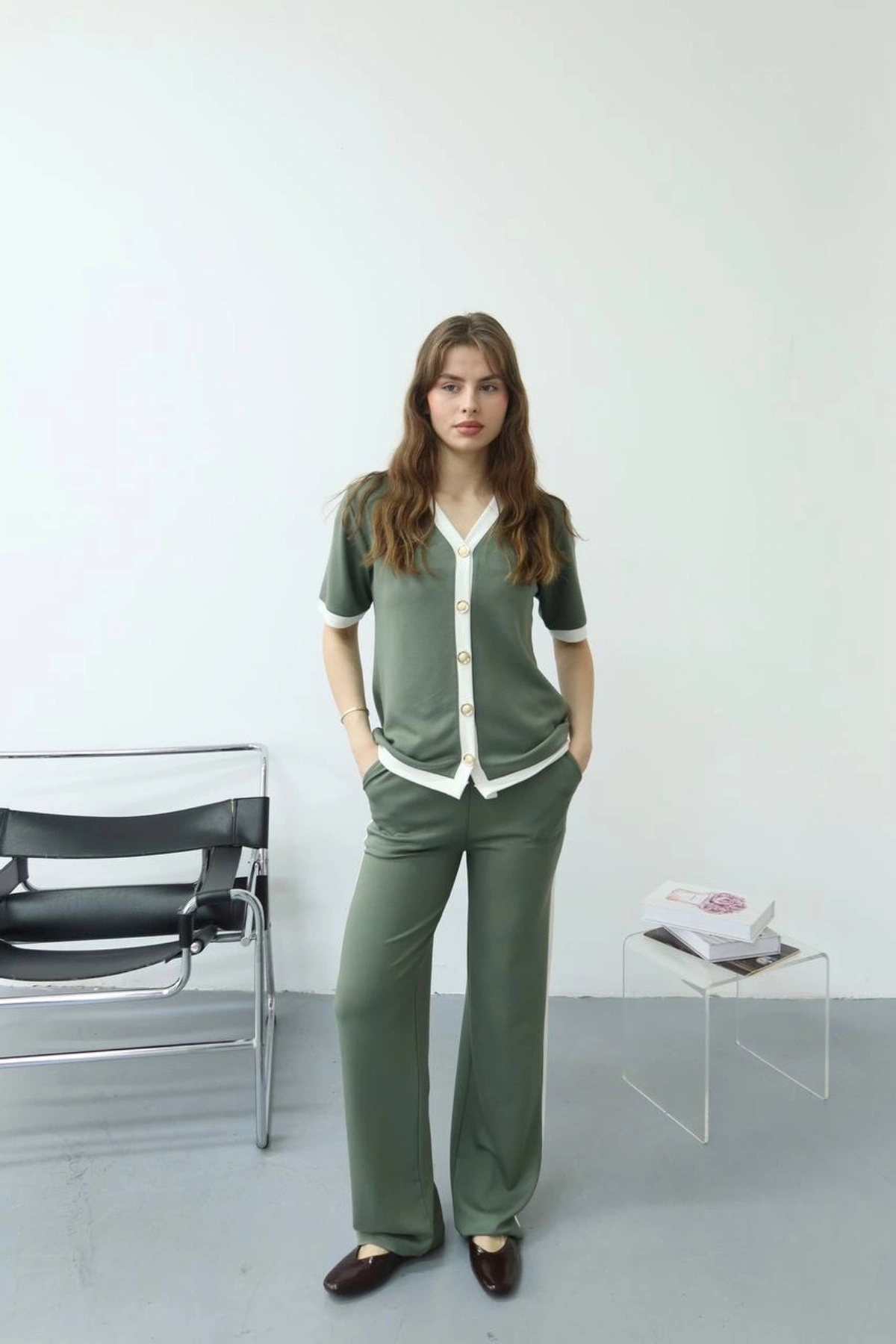 Kadın Yeşil Şerit Detaylı Rahat Kesim Geniş Paça Pantolon Hırka İkili Takım