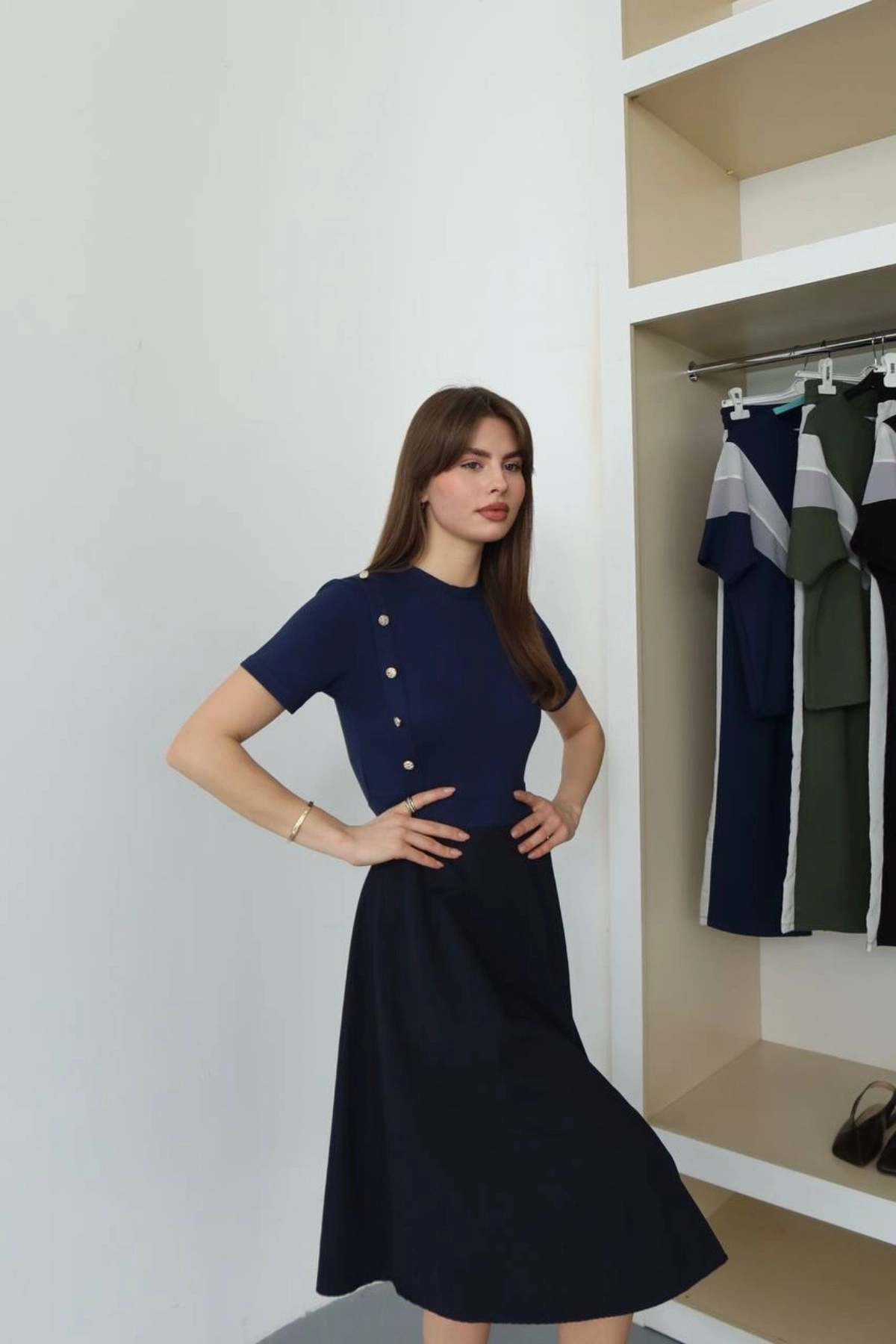 Kadın Lacivert Yan Düğme Detaylı Bisiklet Yaka Kısa Kollu Midi Boy Zarif Çan Etekli Elbise