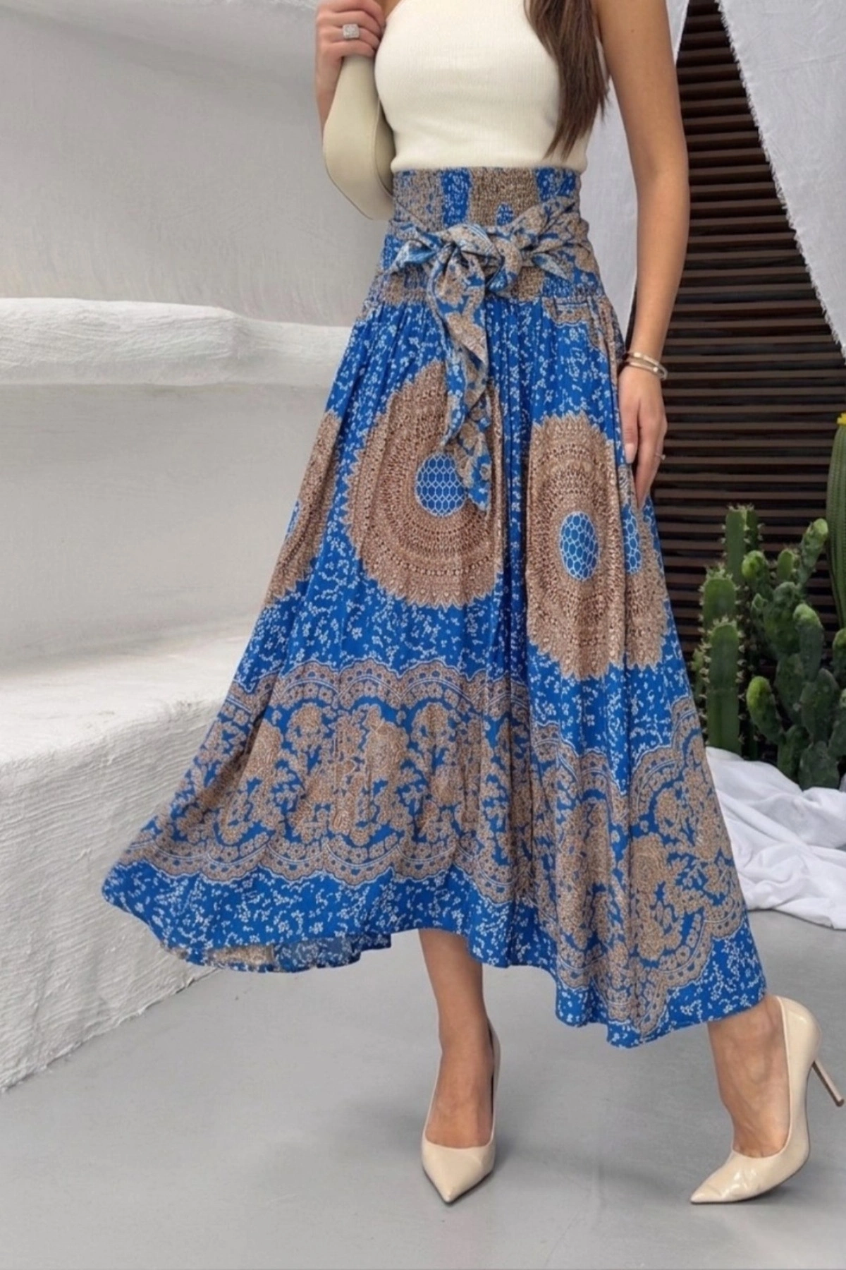Kadın Yaz Mavisi Yüksek Bel Bağlama Detaylı Şık Etnik Desenli Asimetrik Kesim Midi Etek