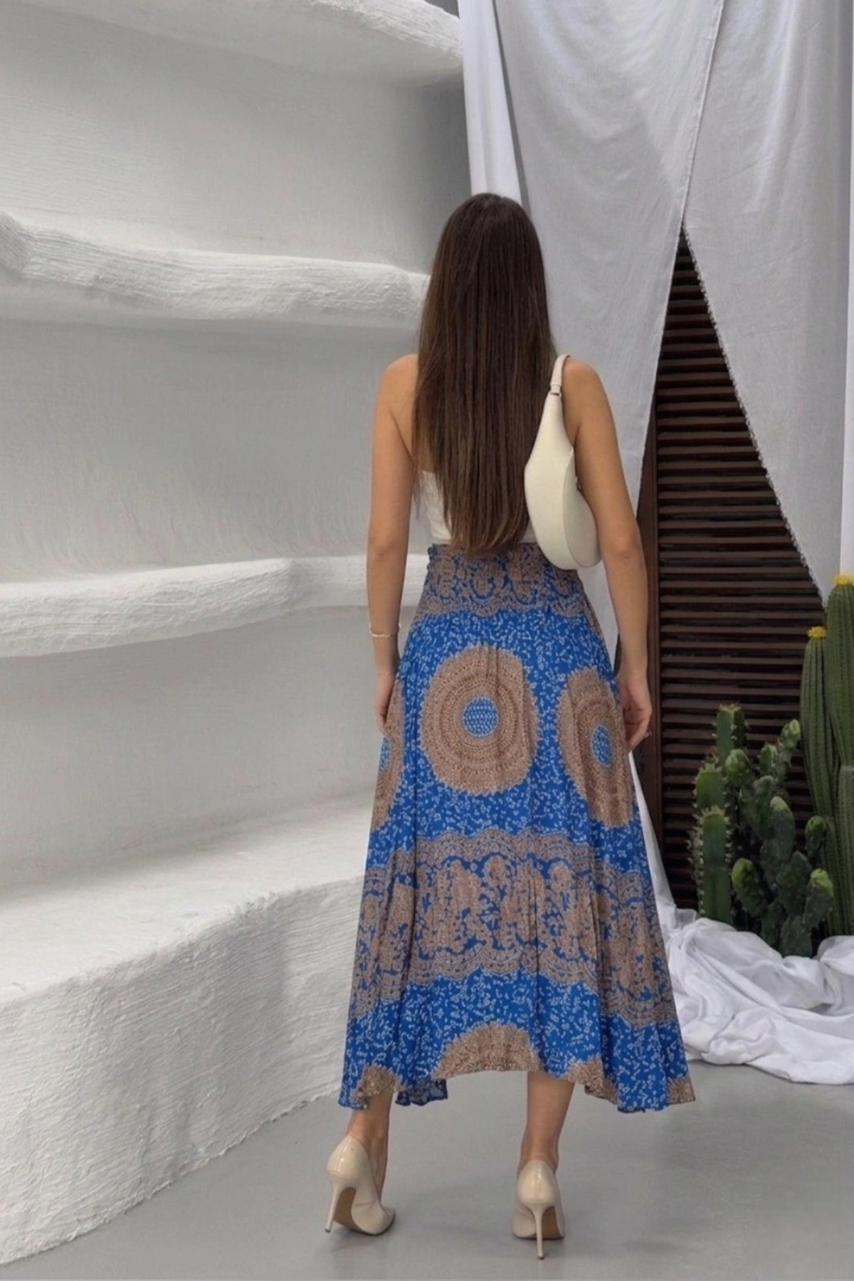 Kadın Yaz Mavisi Yüksek Bel Bağlama Detaylı Şık Etnik Desenli Asimetrik Kesim Midi Etek