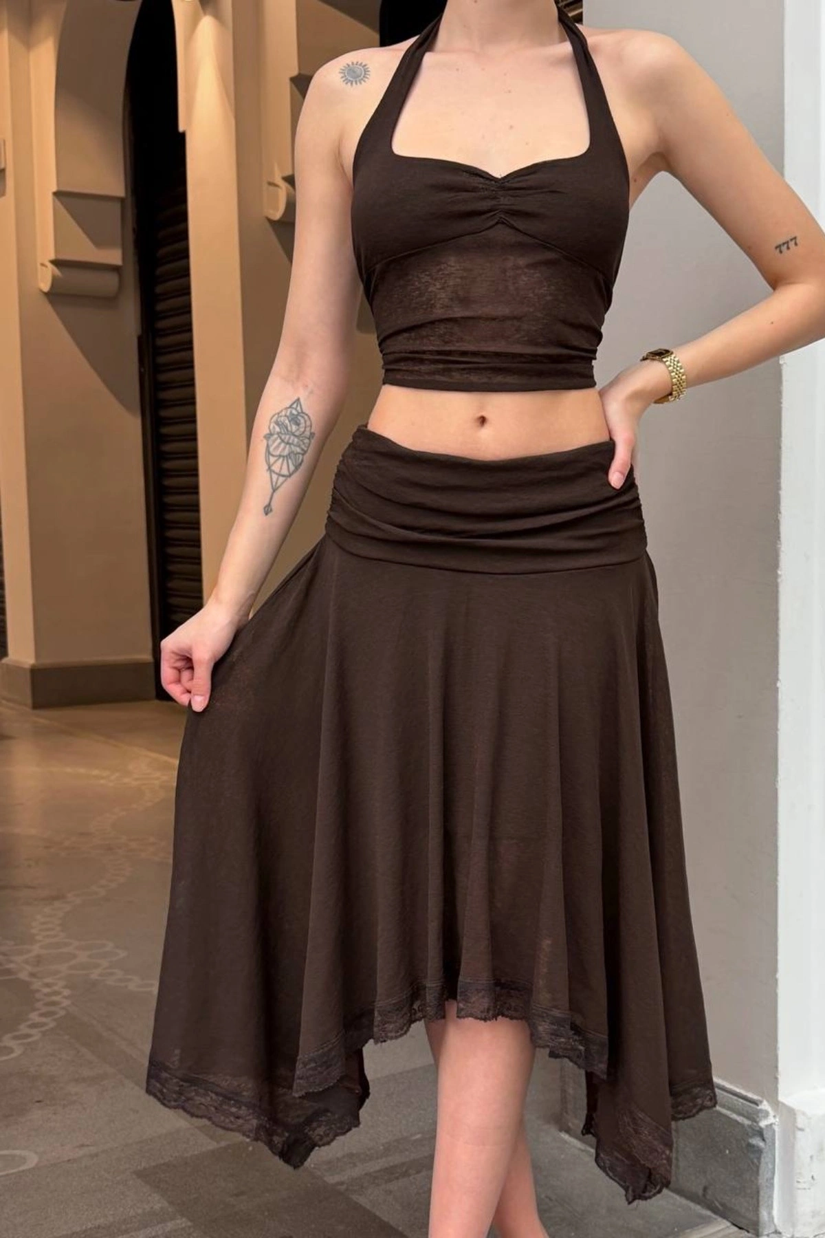 Kadın Kahverengi Halter Yaka Crop Bluz Astarlı Etek İkili Takım