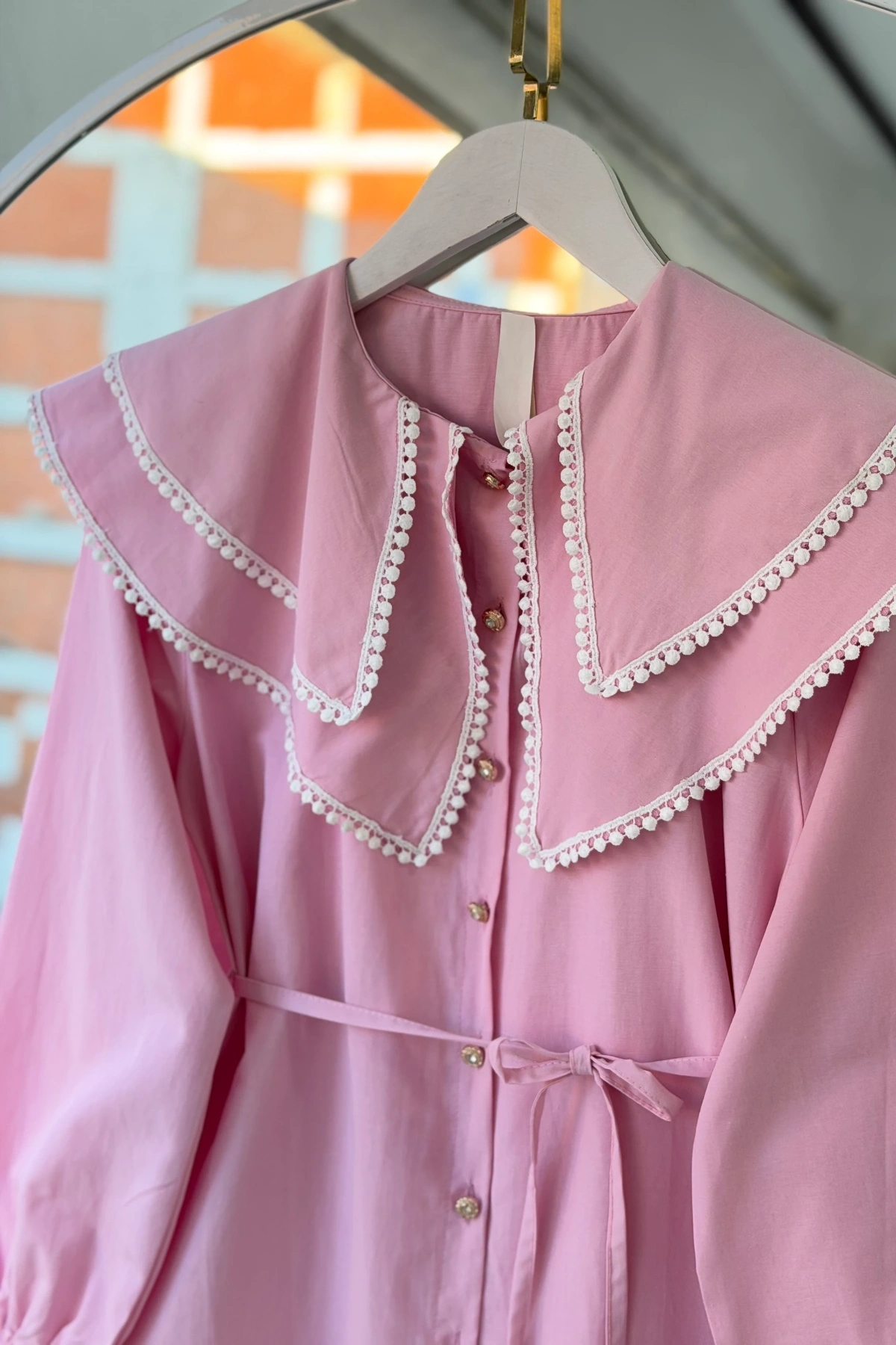 Kadın Pembe Katkat Yaka Güpürlü Belden Bağlamalı Romantik Kesim Gömlek