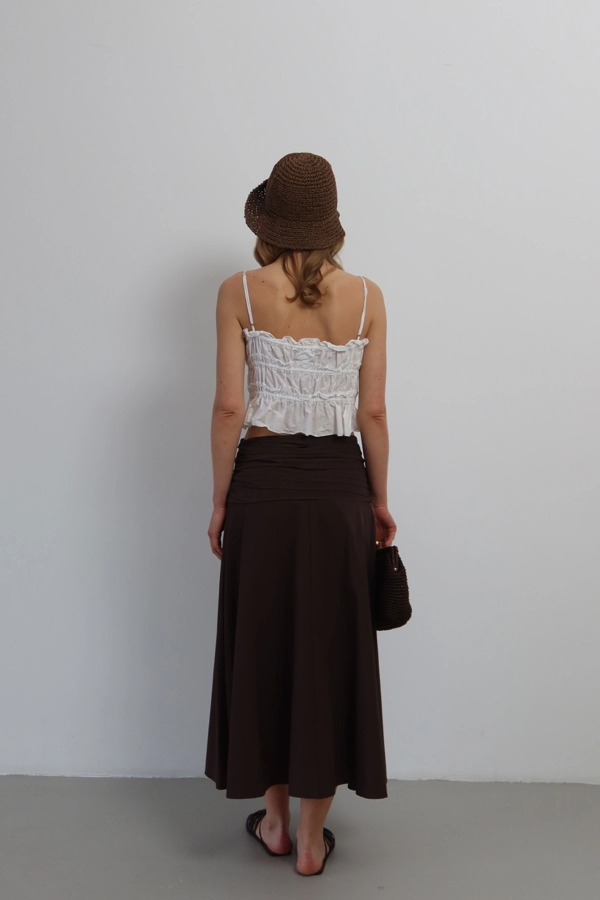 Kadın Kahverengi Büzgü Detaylı Yüksek Bel Midi Boy Yazlık Etek