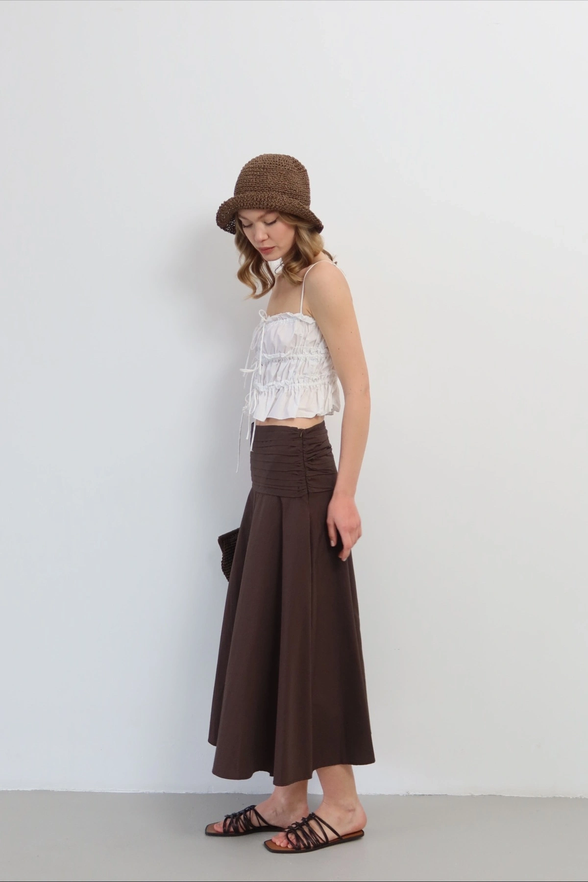 Kadın Kahverengi Büzgü Detaylı Yüksek Bel Midi Boy Yazlık Etek