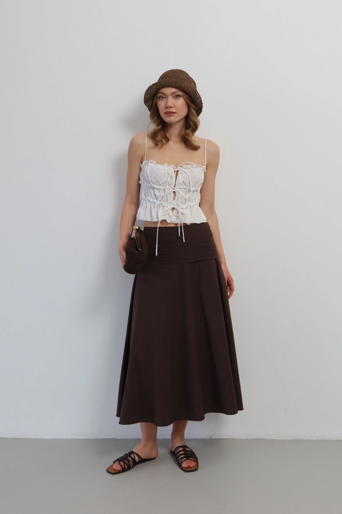 Kadın Kahverengi Büzgü Detaylı Yüksek Bel Midi Boy Yazlık Etek