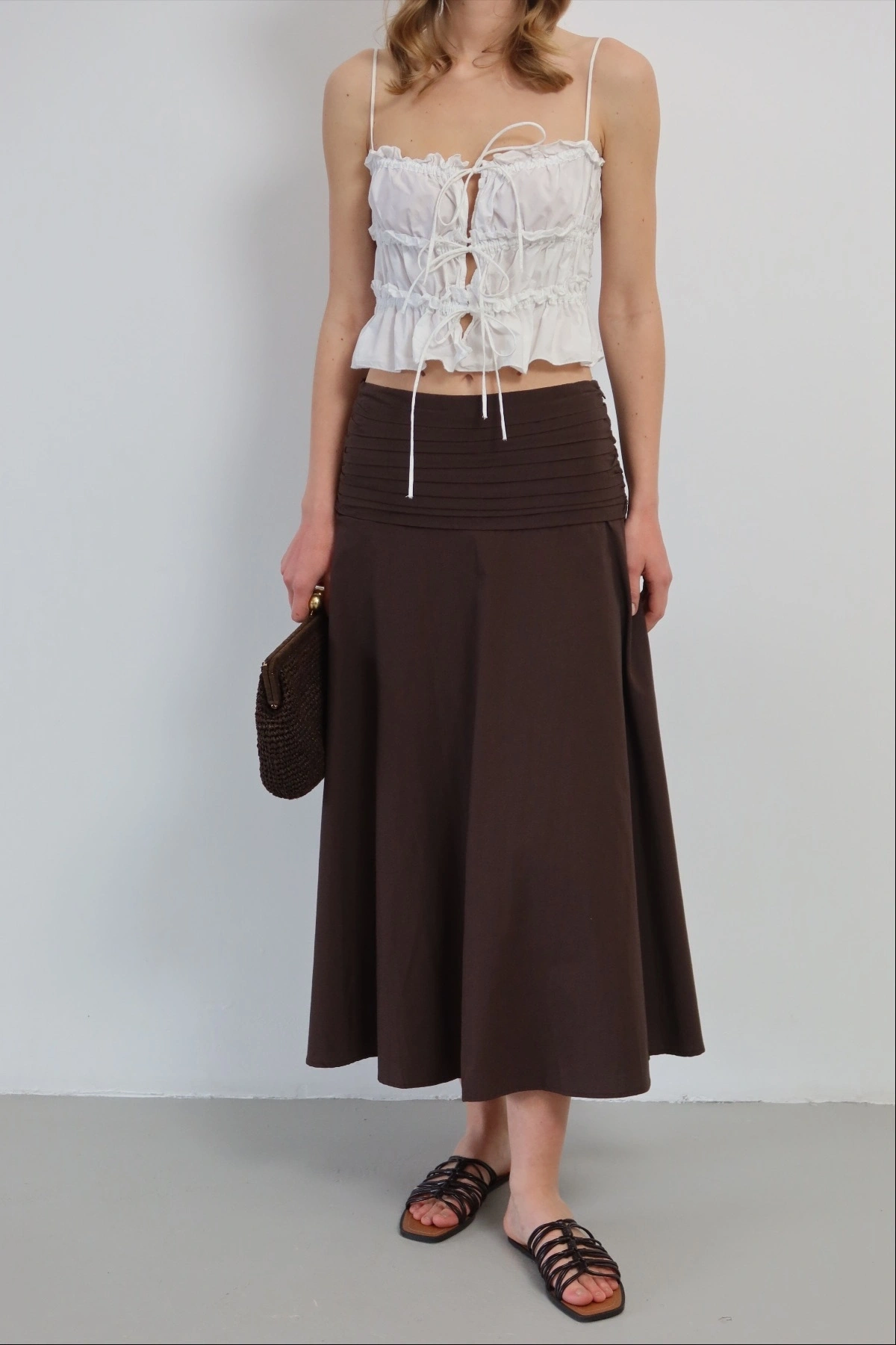 Kadın Kahverengi Büzgü Detaylı Yüksek Bel Midi Boy Yazlık Etek