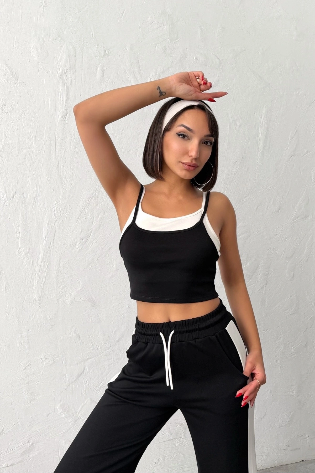Kadın Siyah Crop Atletli Yüksek Bel Beli Lastikli Geniş Paça Pantolon Alt Üst Yazlık Eşofman Takım
