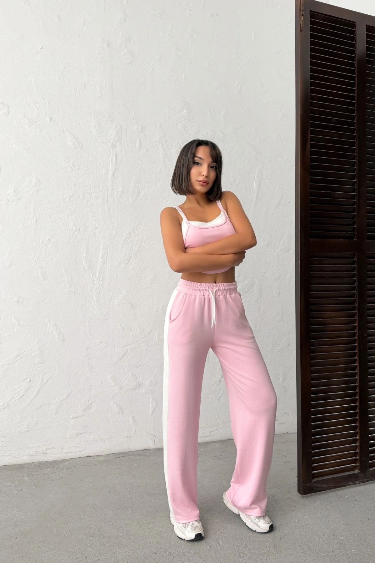 Kadın Pembe Crop Atletli Yüksek Bel Beli Lastikli Geniş Paça Pantolon Alt Üst Yazlık Eşofman Takım