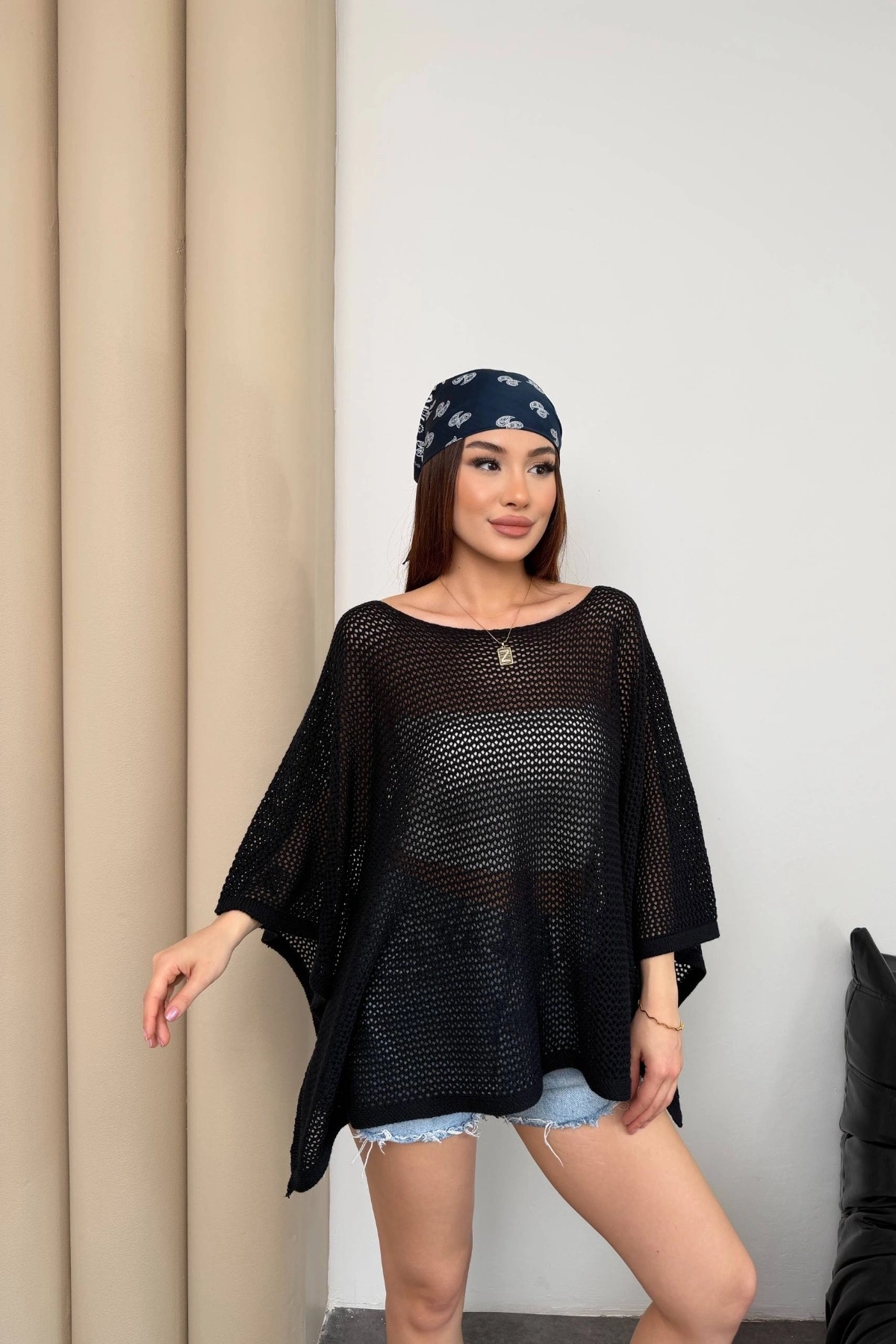 Kadın Siyah Kayık Madonna Yaka Panço Görünümlü Şık Oversize Yazlık Mevsimlik File Bluz