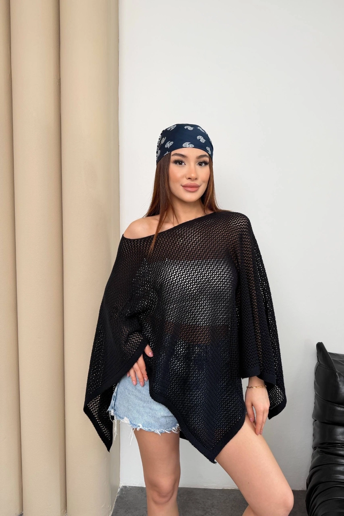 Kadın Siyah Kayık Madonna Yaka Panço Görünümlü Şık Oversize Yazlık Mevsimlik File Bluz
