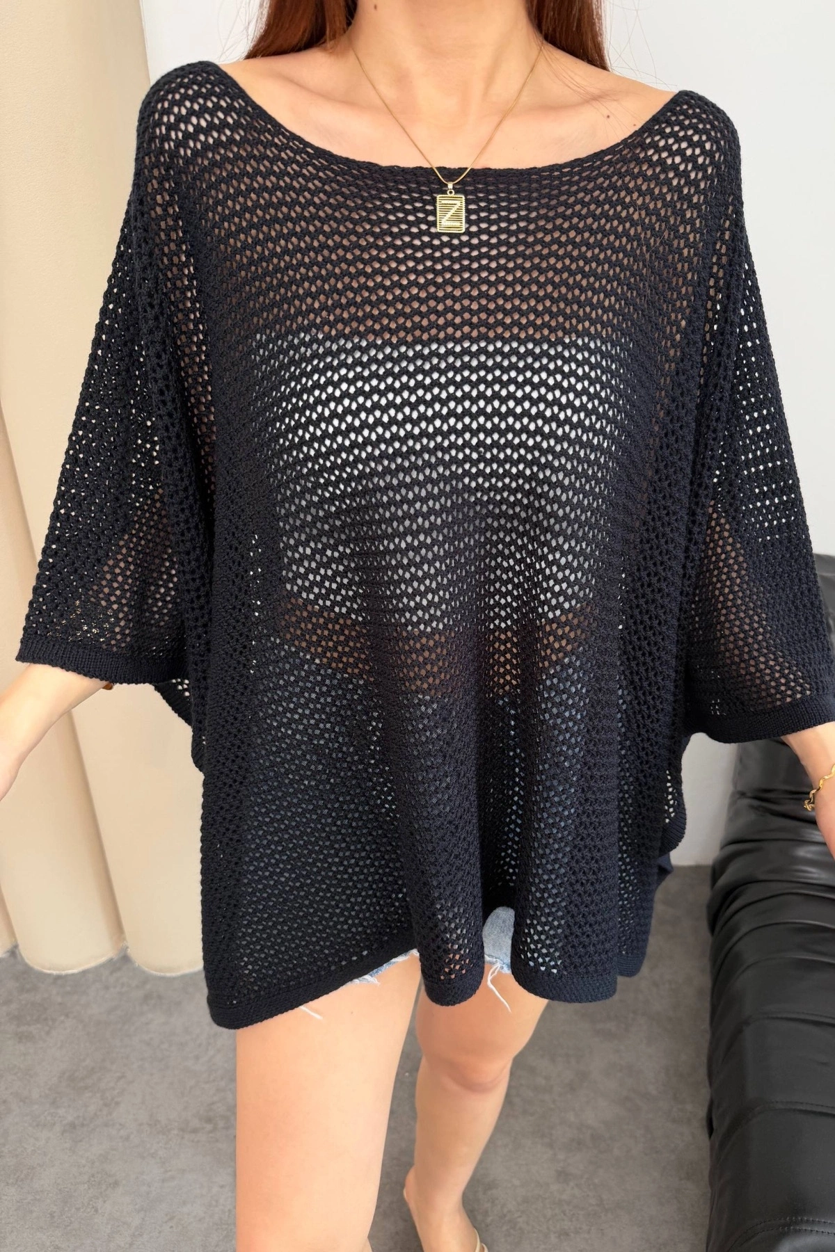 Kadın Siyah Kayık Madonna Yaka Panço Görünümlü Şık Oversize Yazlık Mevsimlik File Bluz