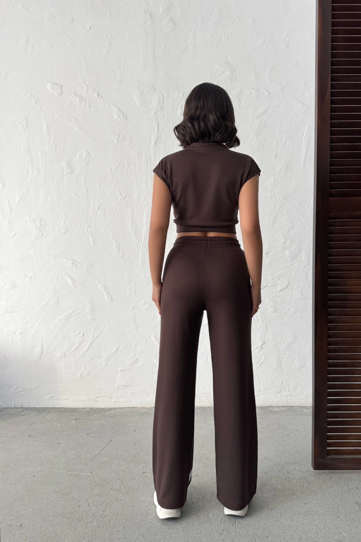 Kadın Kahverengi Şerit Detaylı Crop Bluz Yüksek Bel Bol Paça Pantolon Alt Üst İkili Takım