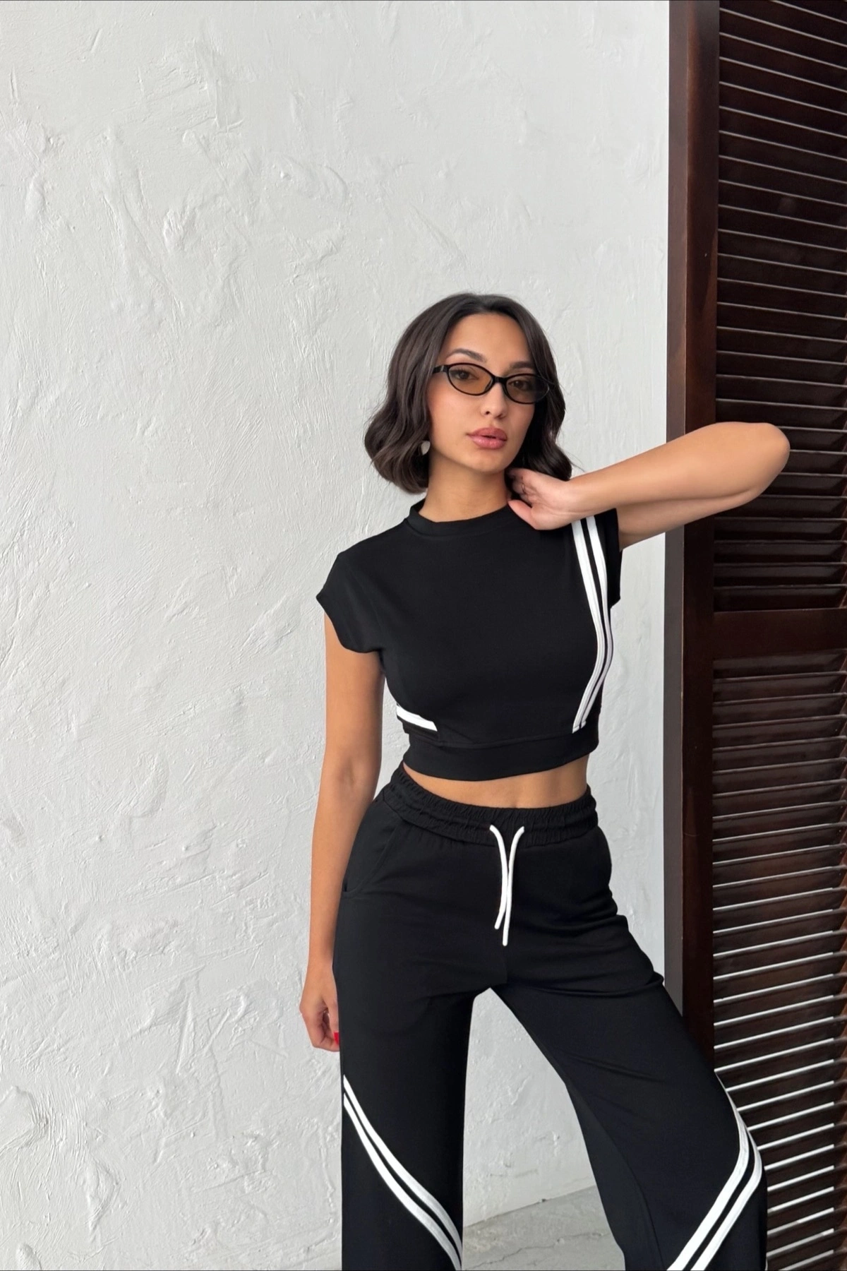 Kadın Siyah Şerit Detaylı Crop Bluz Yüksek Bel Bol Paça Pantolon Alt Üst İkili Takım