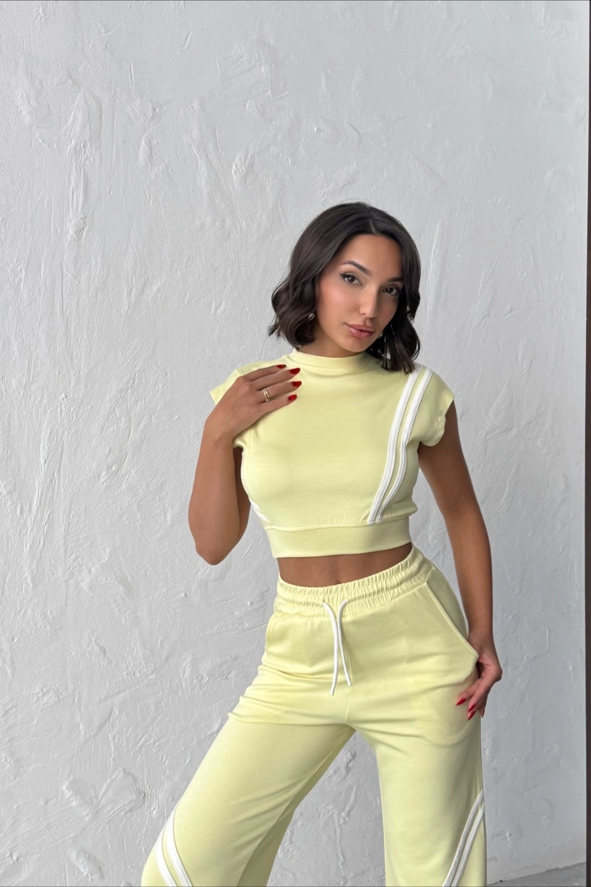 Kadın Yaz Sarısı Şerit Detaylı Crop Bluz Yüksek Bel Bol Paça Pantolon Alt Üst İkili Takım