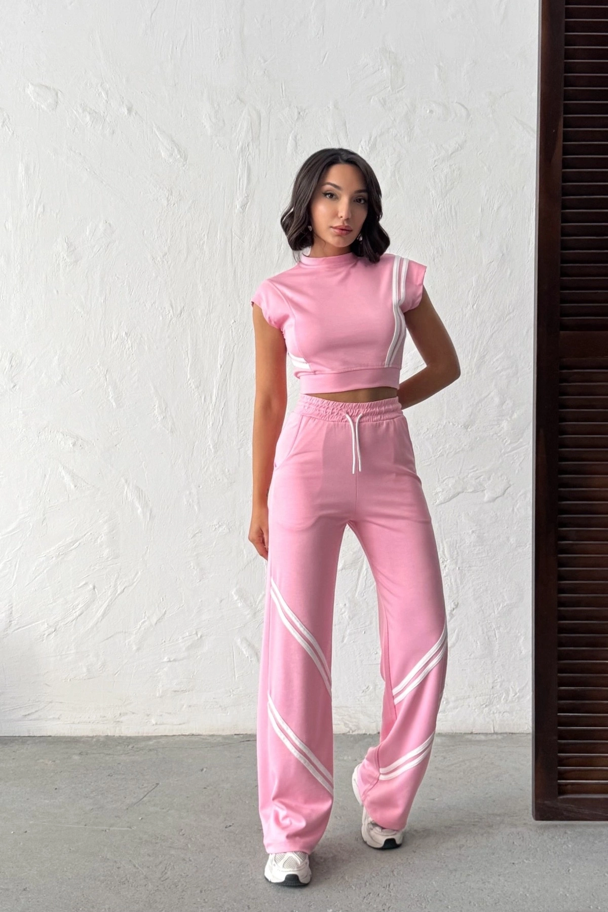 Kadın Pembe Şerit Detaylı Crop Bluz Yüksek Bel Bol Paça Pantolon Alt Üst İkili Takım