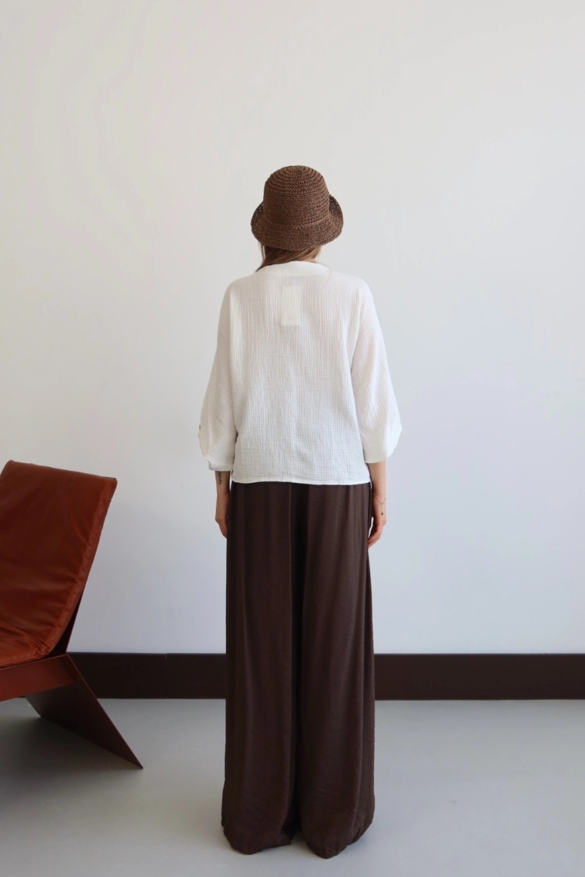 Kadın Beyaz Etnik Nakış İşlemeli Cep Detaylı Düğmeli Yazlık Bohem Müslin Gömlek Kimono
