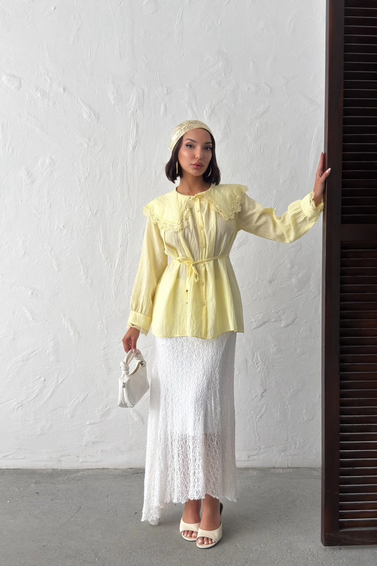 Kadın Yaz Sarısı Vintage Bebe Yaka Dantelli Kuşaklı Yazlık Uzun Kol Gömlek Tunik