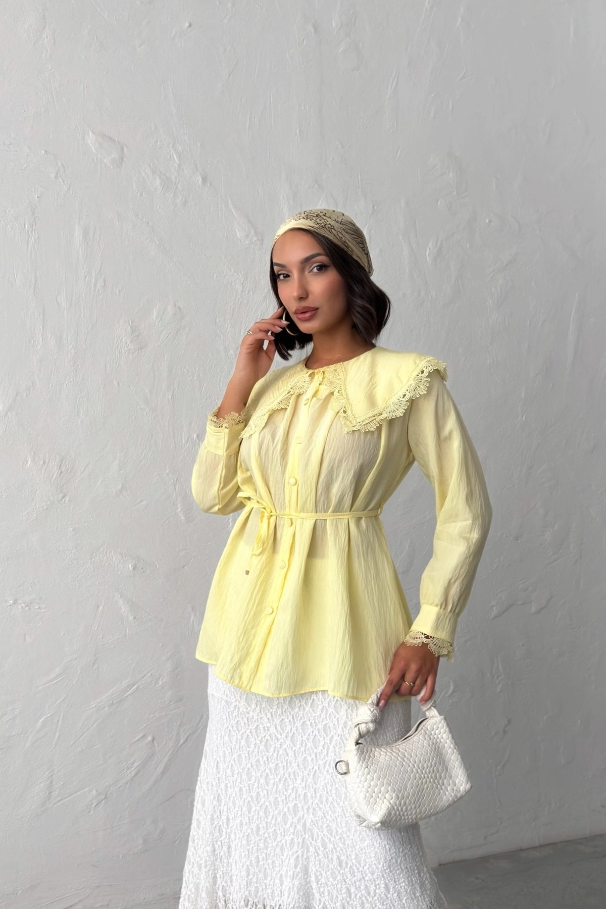 Kadın Yaz Sarısı Vintage Bebe Yaka Dantelli Kuşaklı Yazlık Uzun Kol Gömlek Tunik