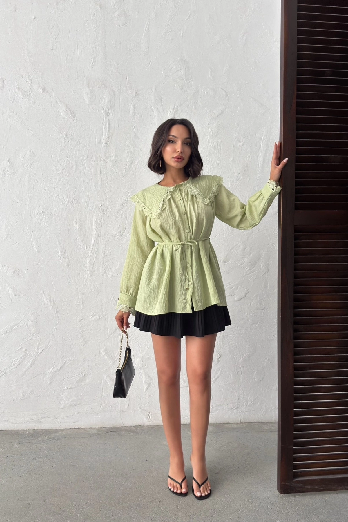 Kadın Çağla Yeşili Vintage Bebe Yaka Dantelli Kuşaklı Yazlık Uzun Kol Gömlek Tunik