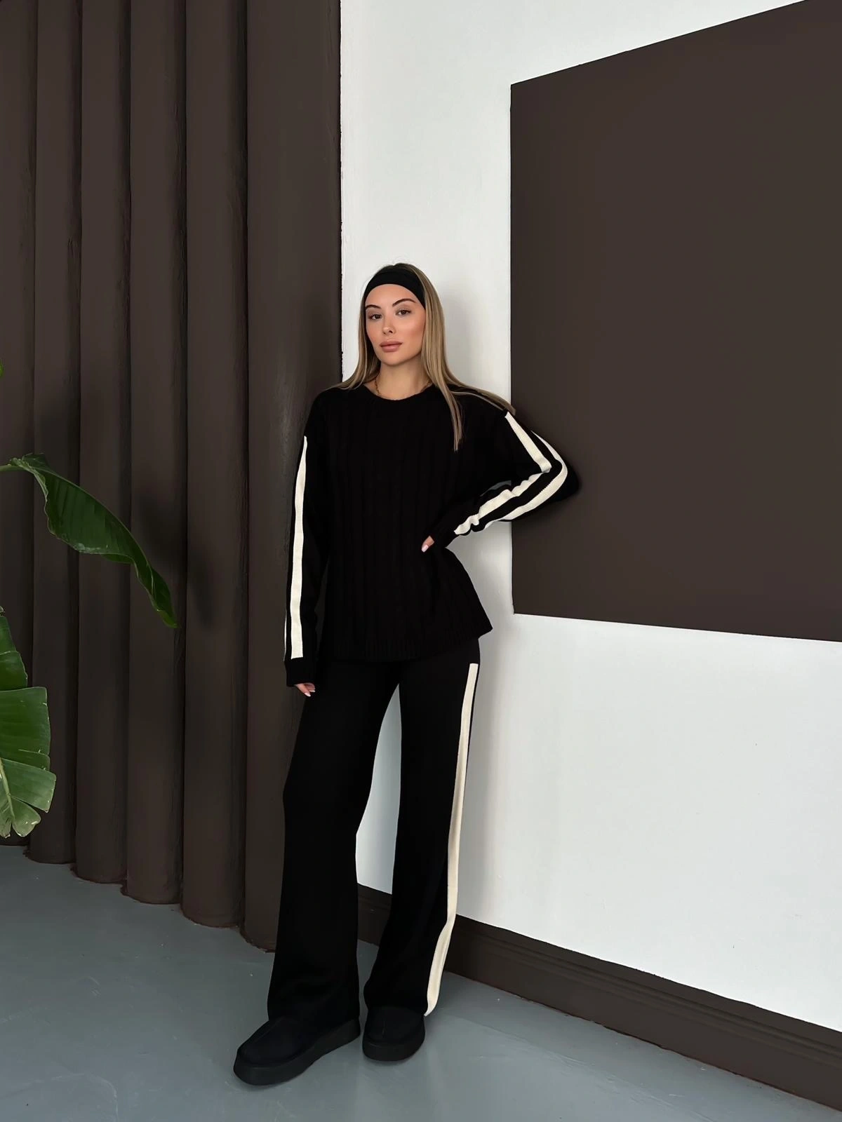 Kadın Siyah Şerit Detaylı Kazak Pantolon Alt Üst İkili Triko Takım