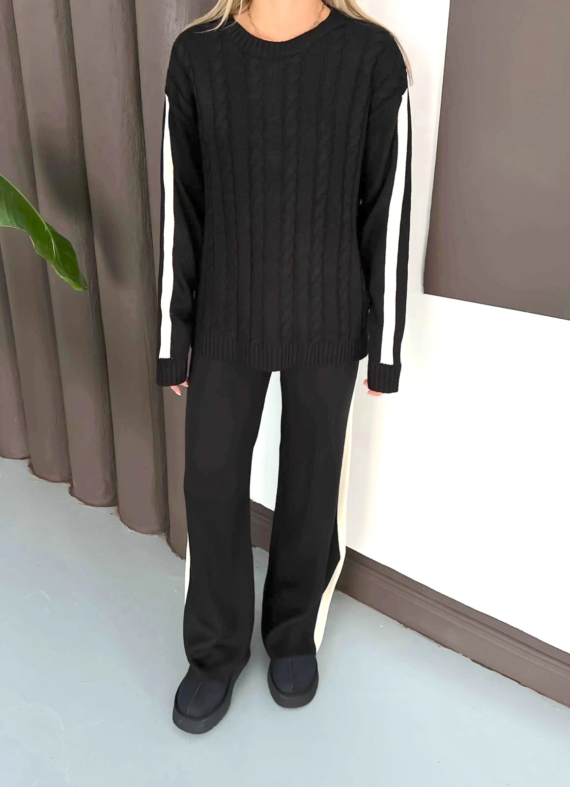 Kadın Siyah Şerit Detaylı Kazak Pantolon Alt Üst İkili Triko Takım