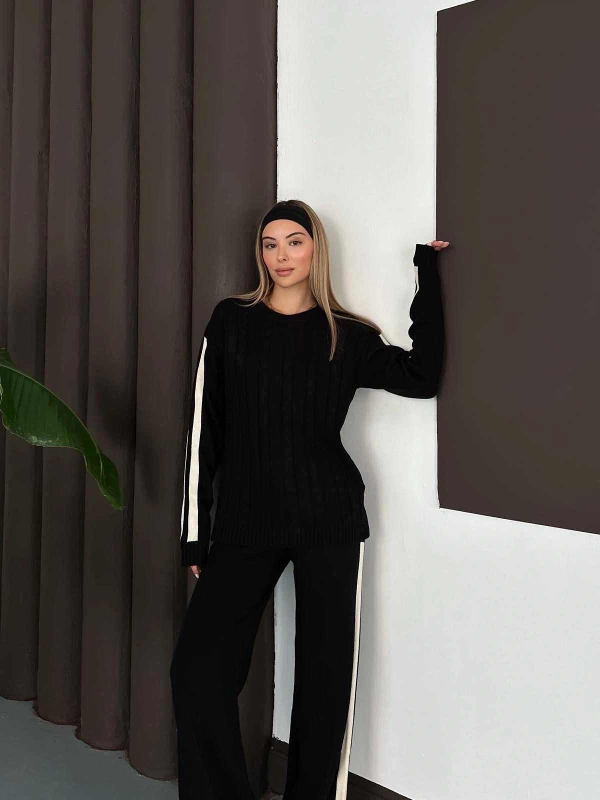 Kadın Siyah Şerit Detaylı Kazak Pantolon Alt Üst İkili Triko Takım