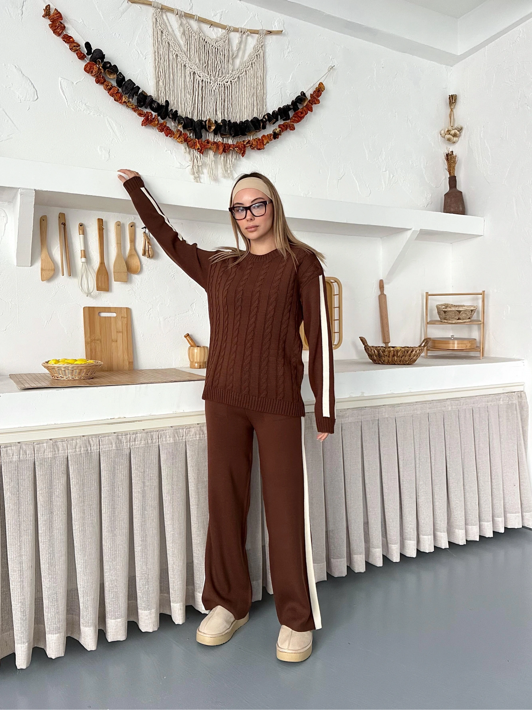 Kadın Acı Kahverengi Şerit Detaylı Kazak Pantolon Alt Üst İkili Triko Takım