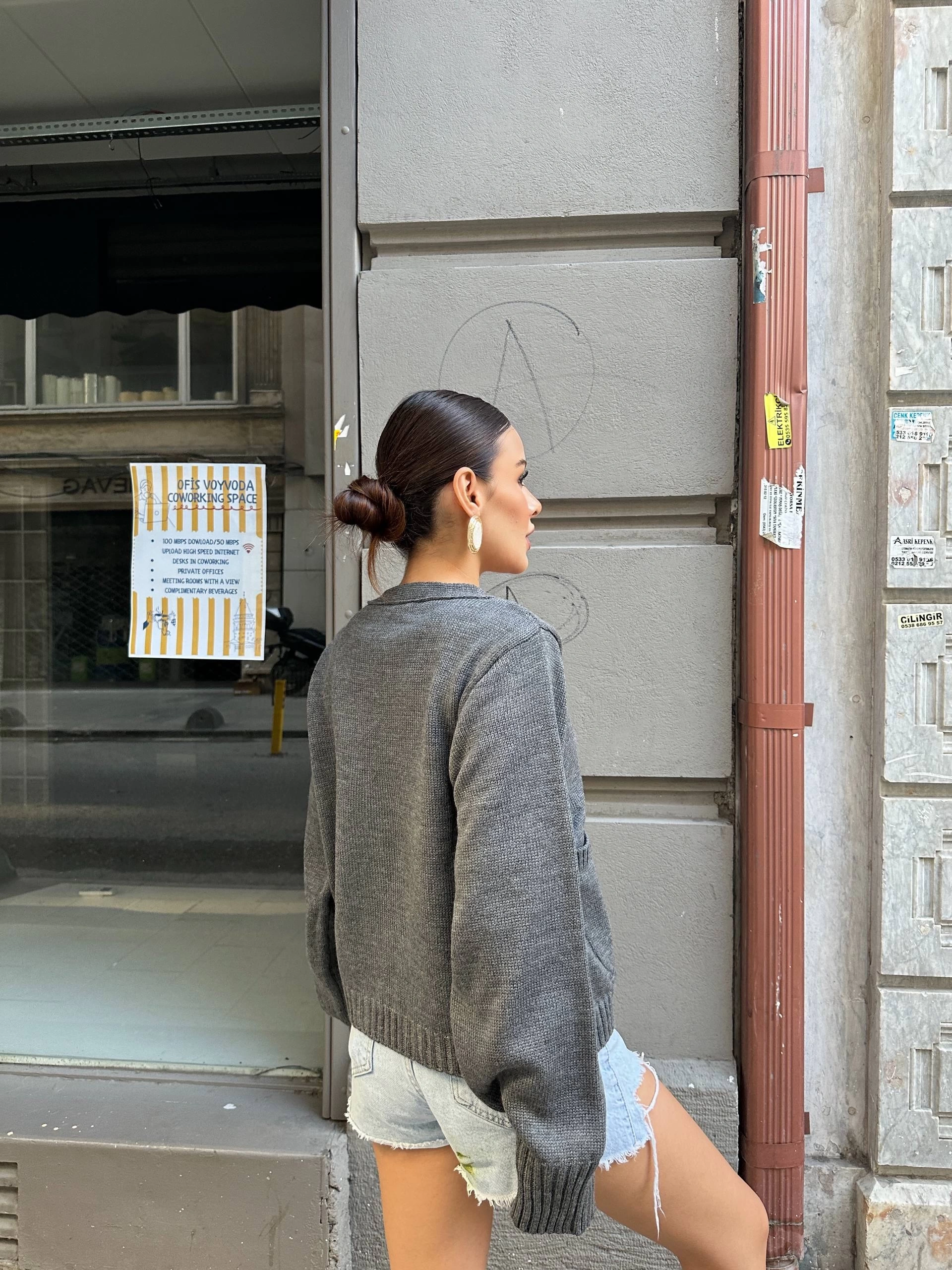 Kadın Antrasit Düğmeli Cepli Premium Örgü Triko Hırka