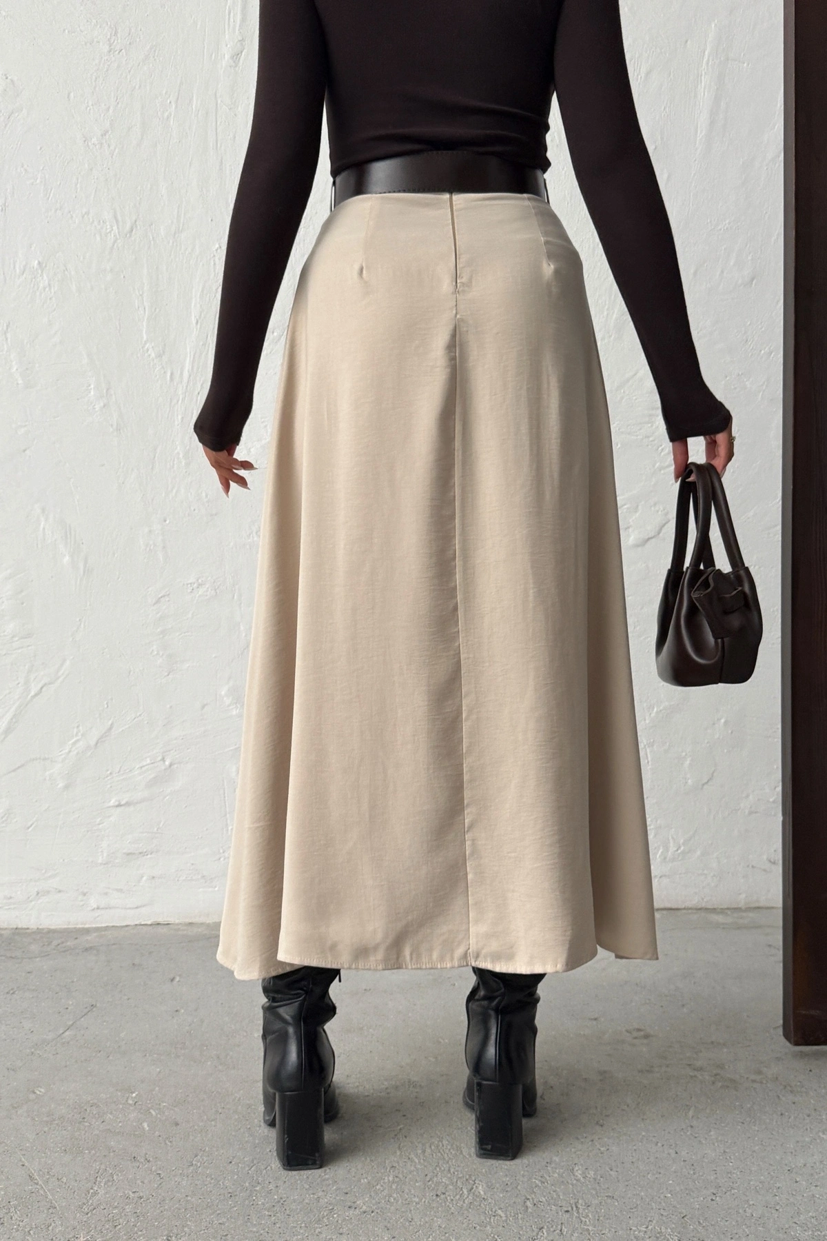 Kadın Bej Kemerli Tensel Kumaş Önden Yırtmaç Detaylı Premium Kalite Etek