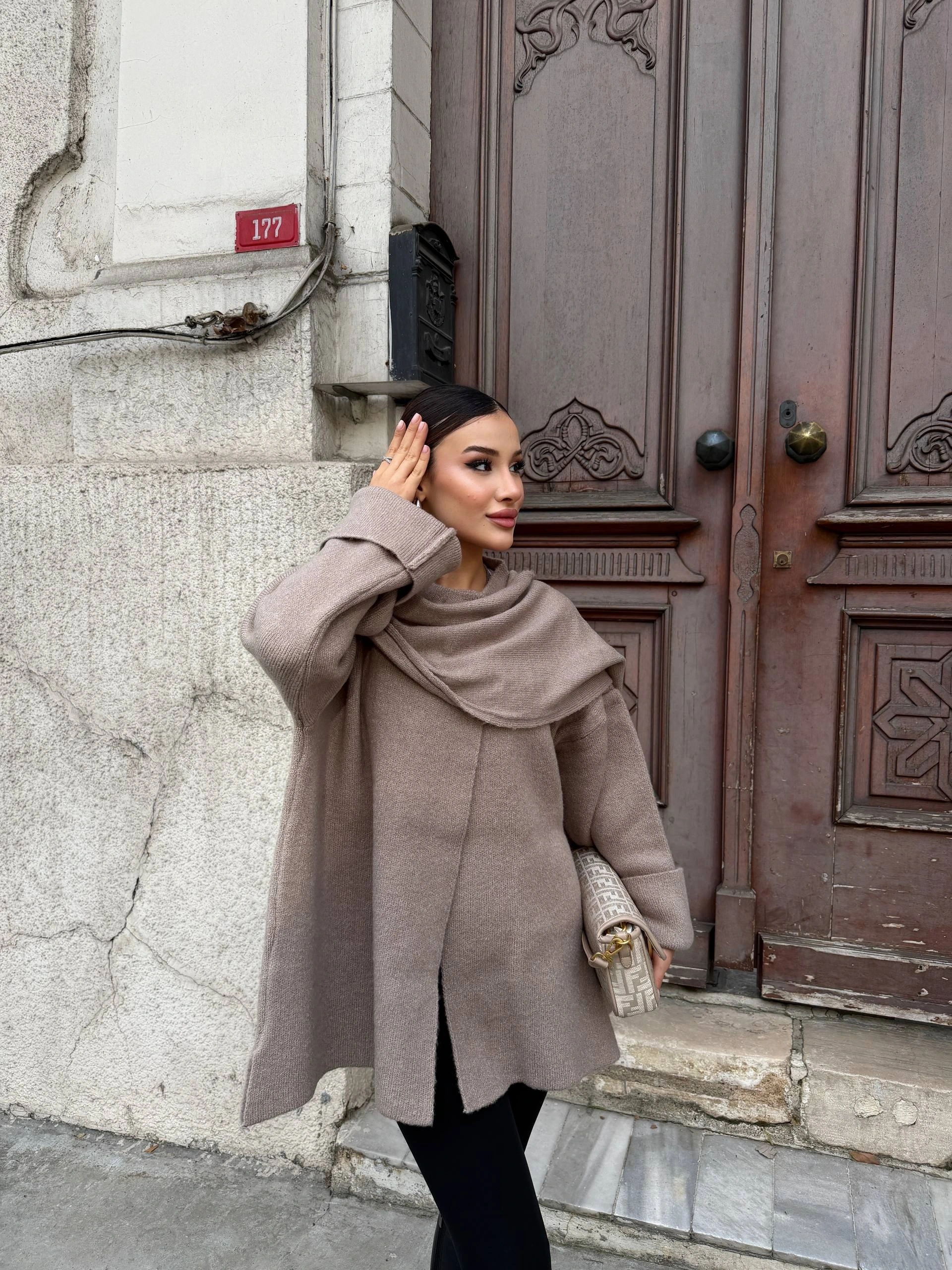 Kadın Bej Şal Detaylı Mevsimlik Kışlık Premium Triko Ceket