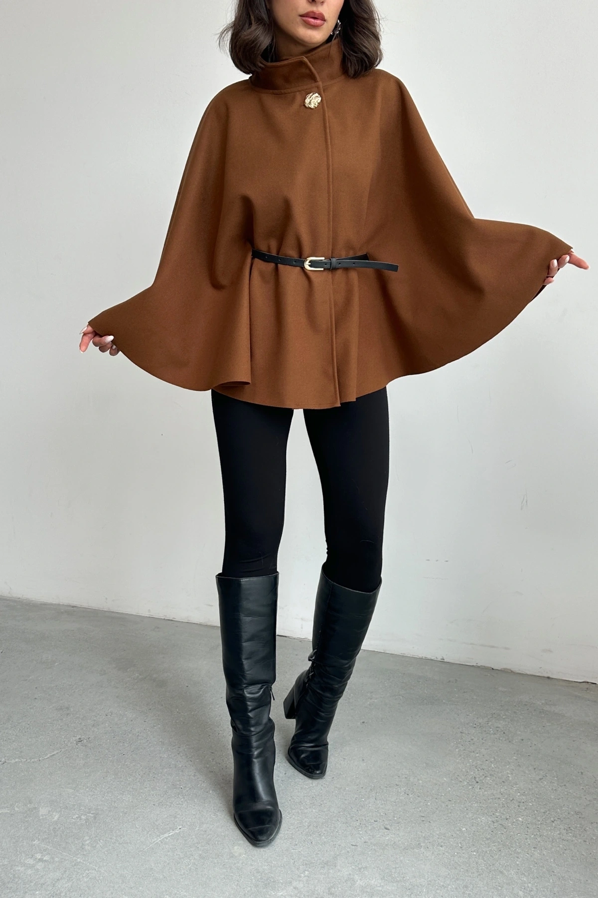 Kadın Taba Gold Düğme ve Kemer Detaylı Kaşe Panço Ceket